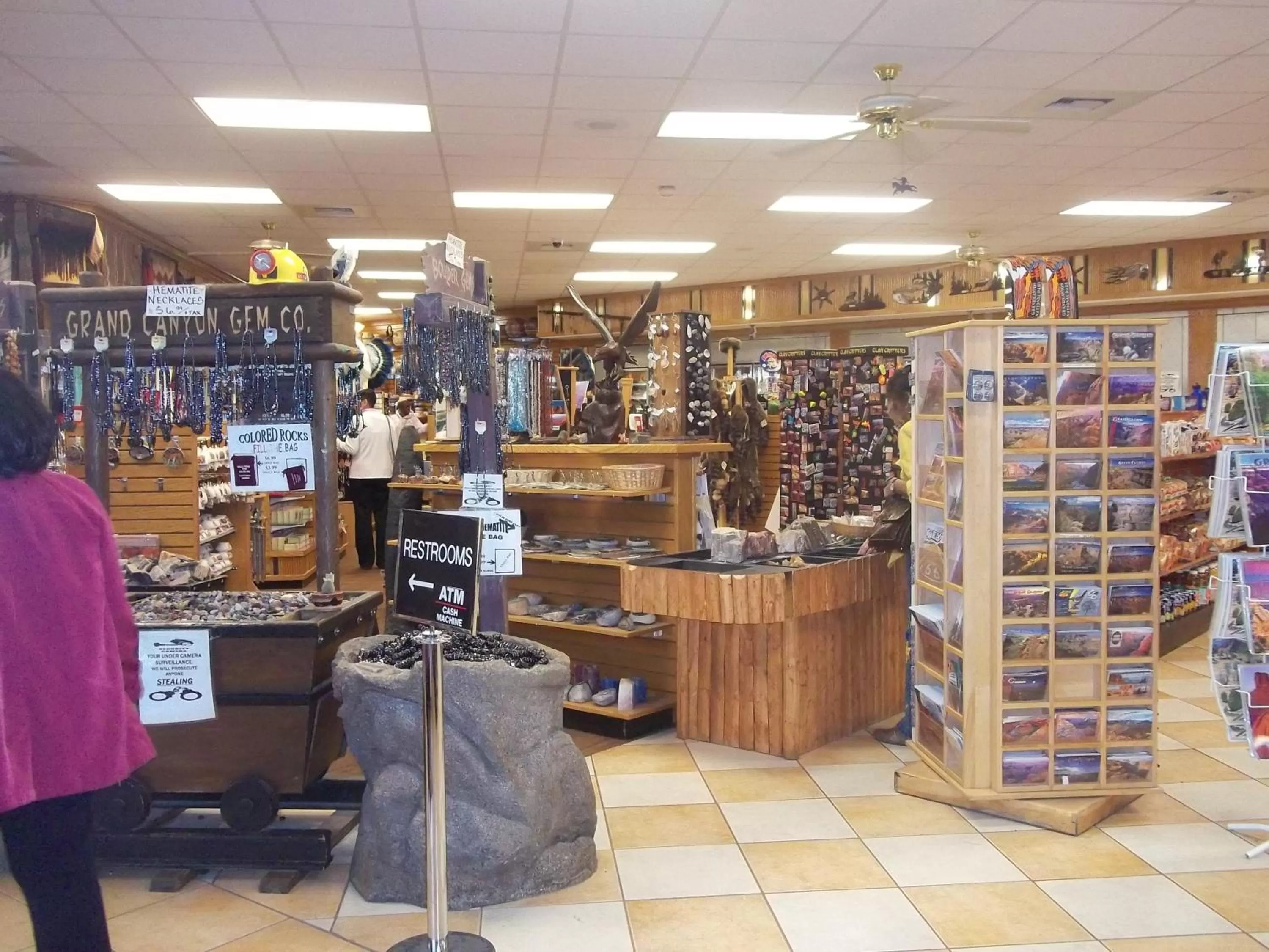 On-site shops in Grand Canyon Inn and Motel - South Rim Entrance