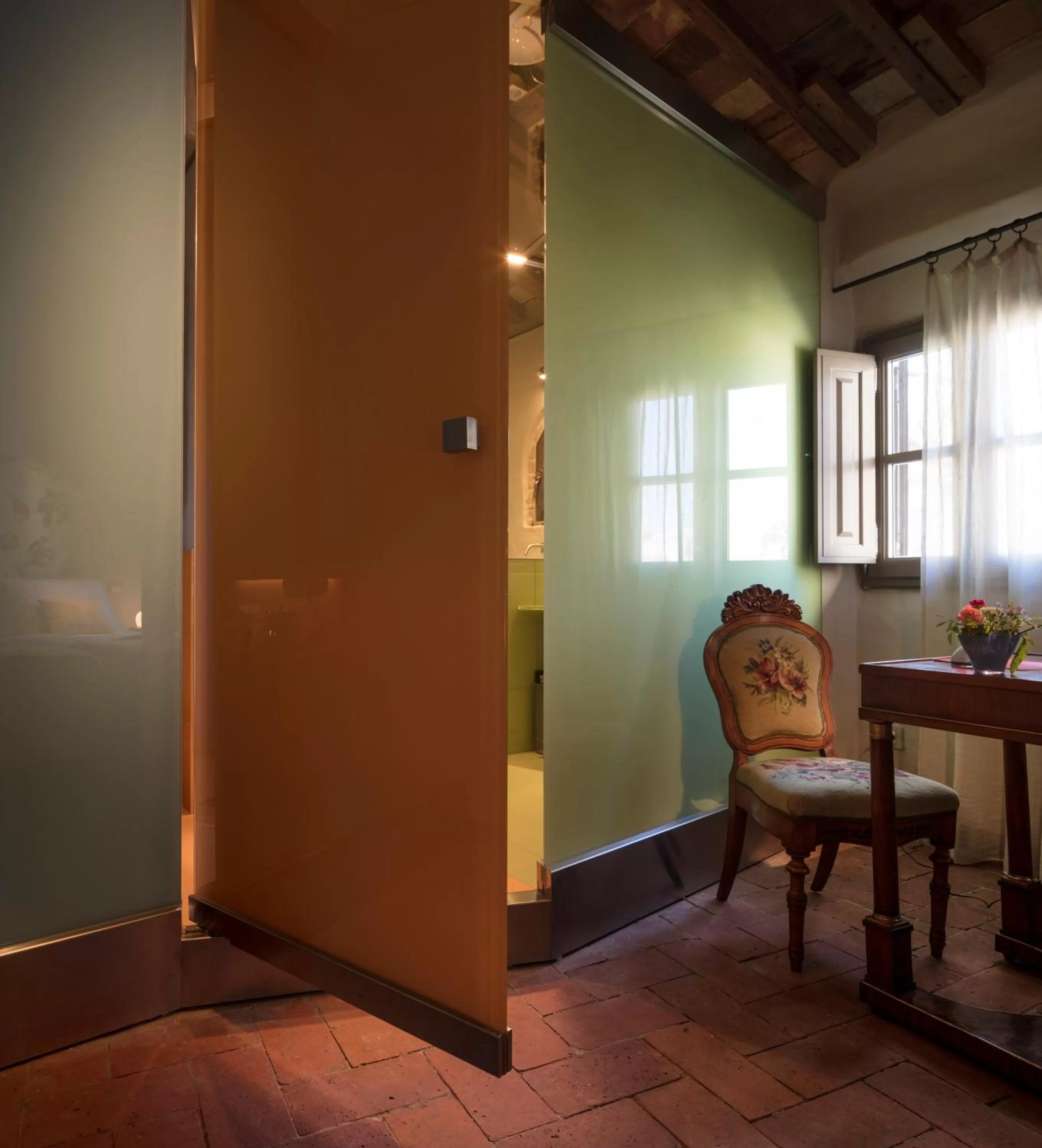 Photo of the whole room in Ottantotto Firenze