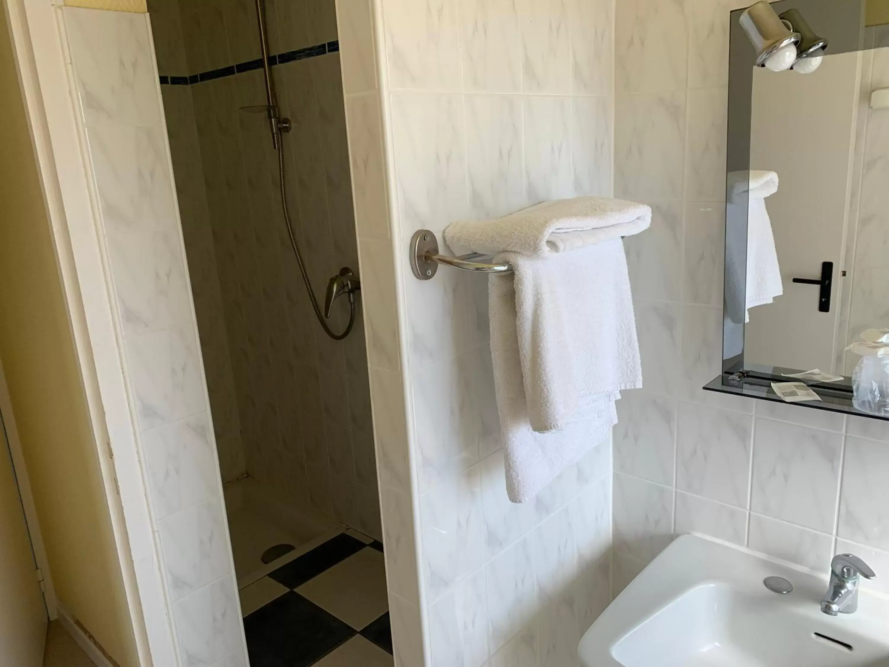 Double Room in hôtel de la grange Double Room in hôtel de la grange