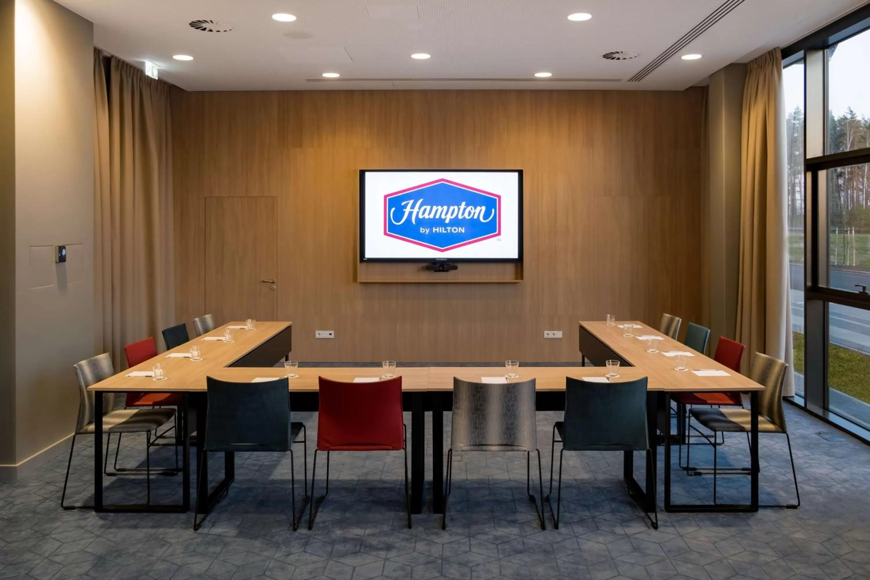 TV and multimedia in Hampton by Hilton Riga Airport