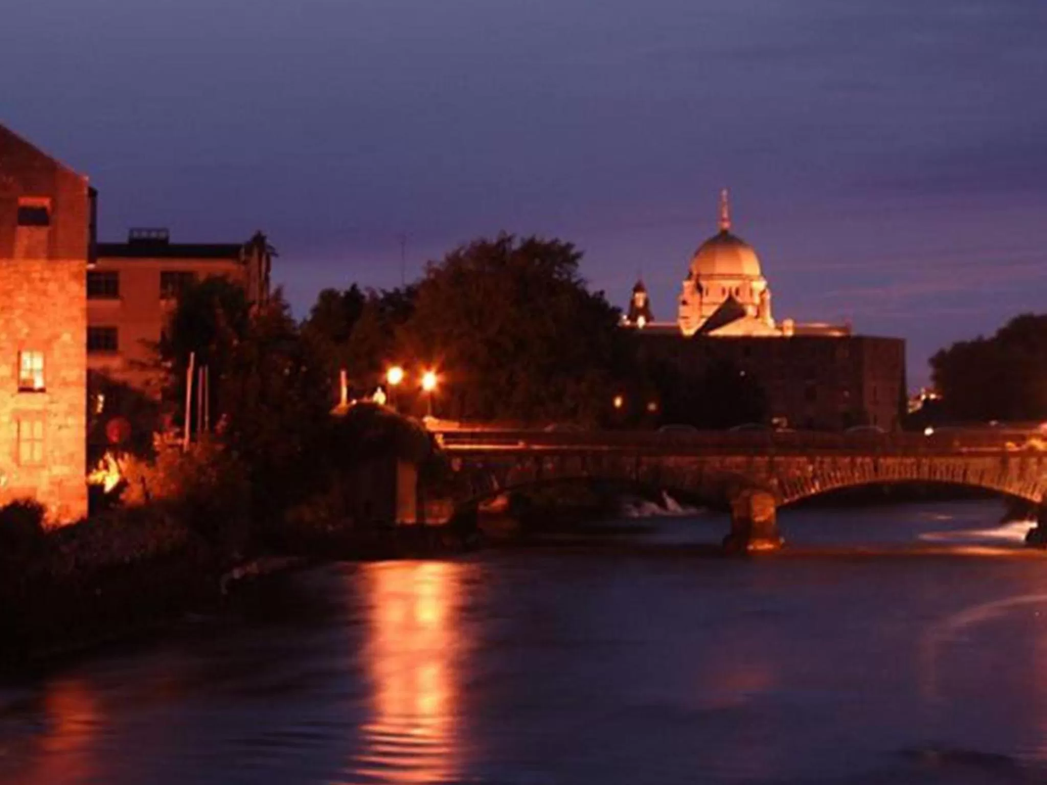Nearby landmark in Flannery's Hotel