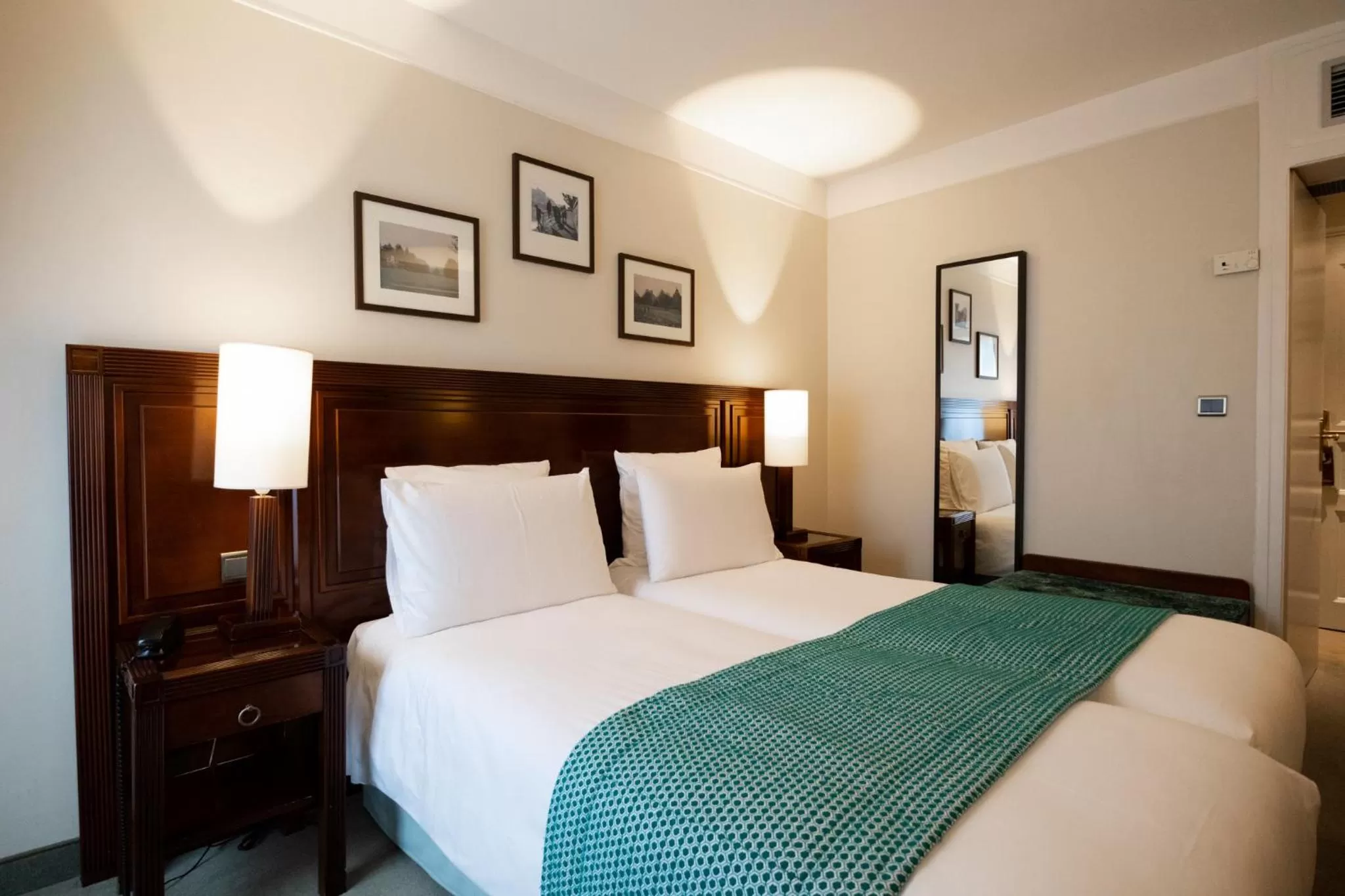 Bedroom, Bed in Hôtel Régent Contades