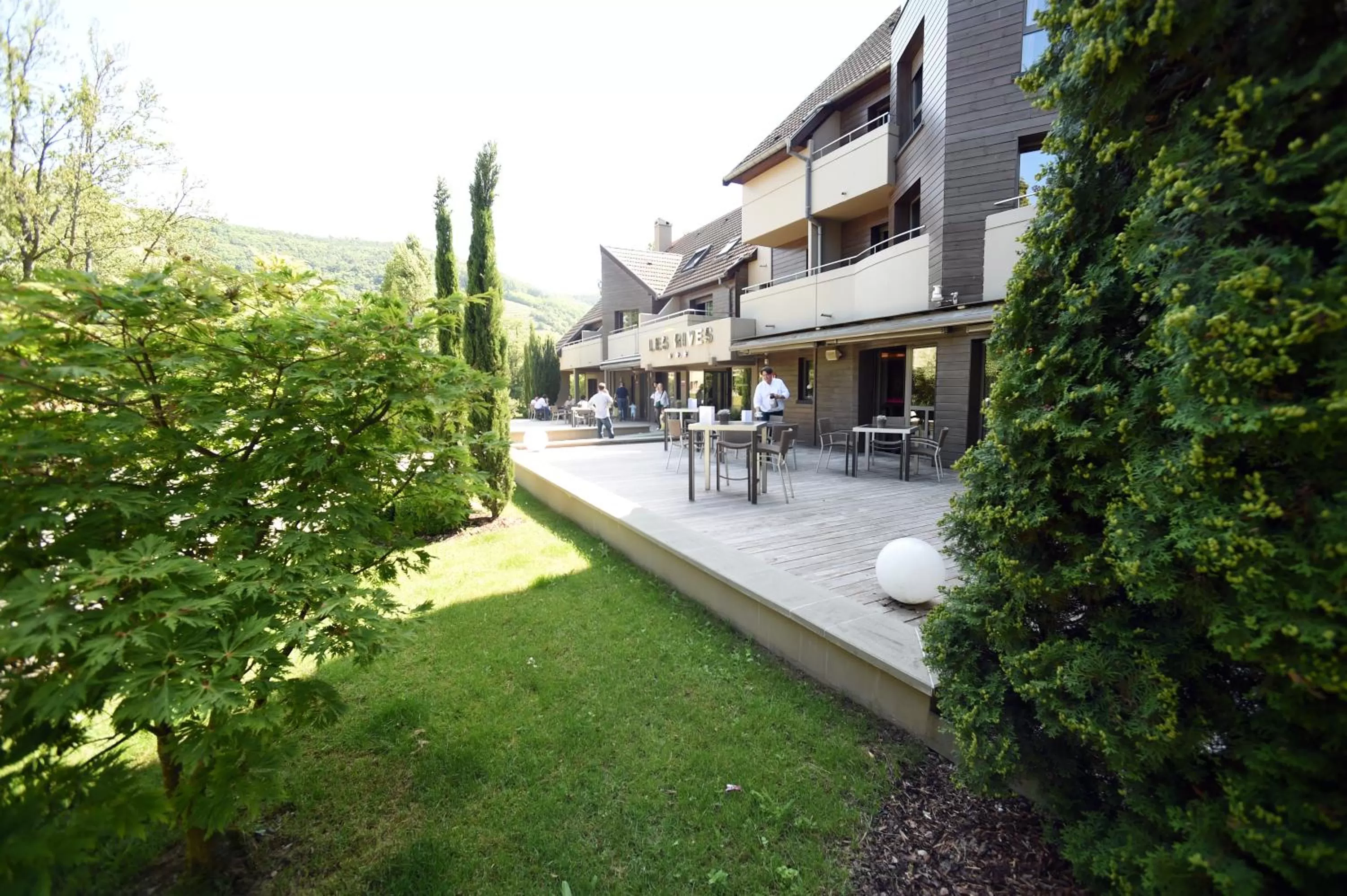 Facade/entrance in Hôtel Les Rives
