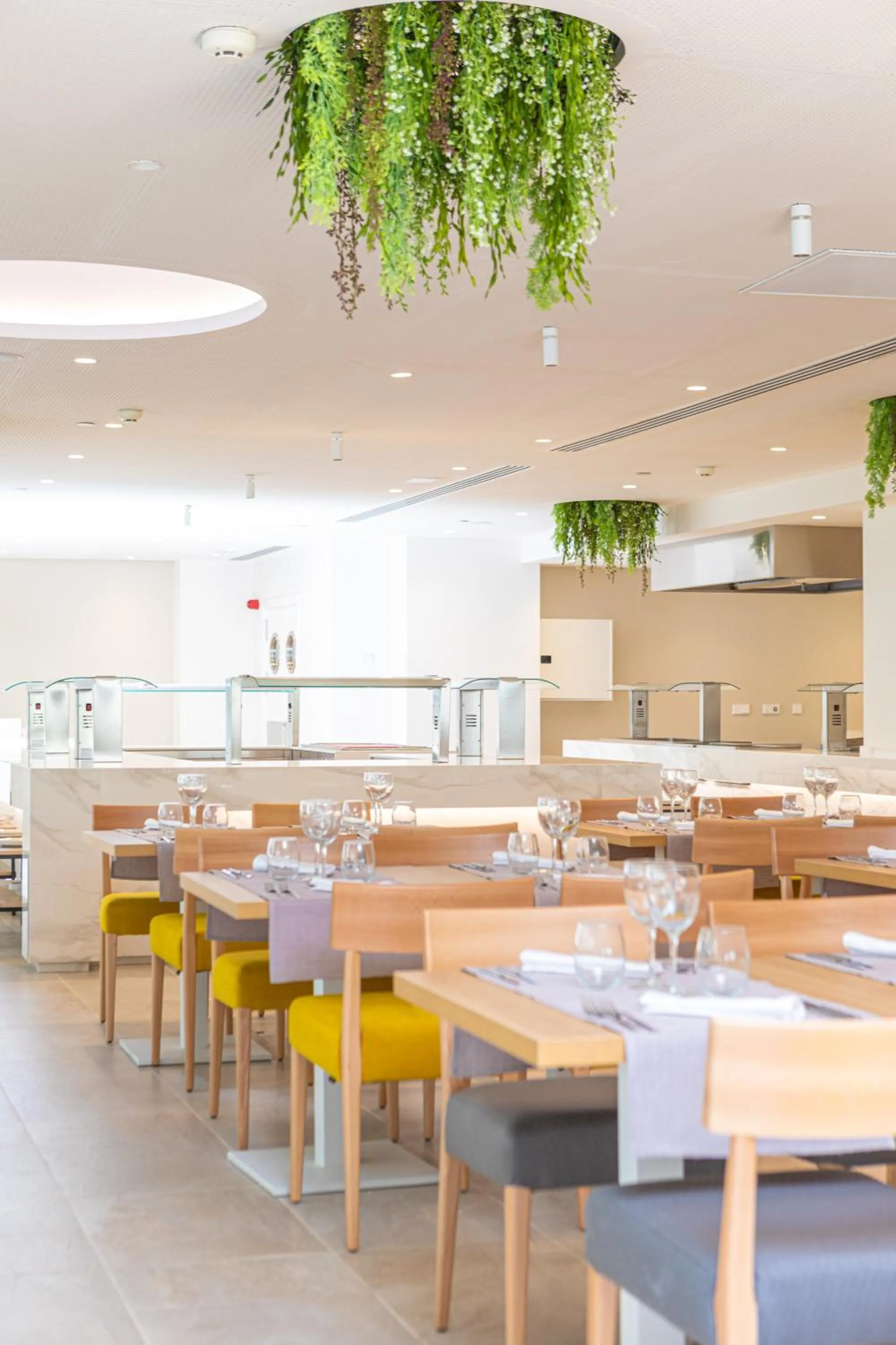 Restaurant/places to eat in JS Portocolom Suites