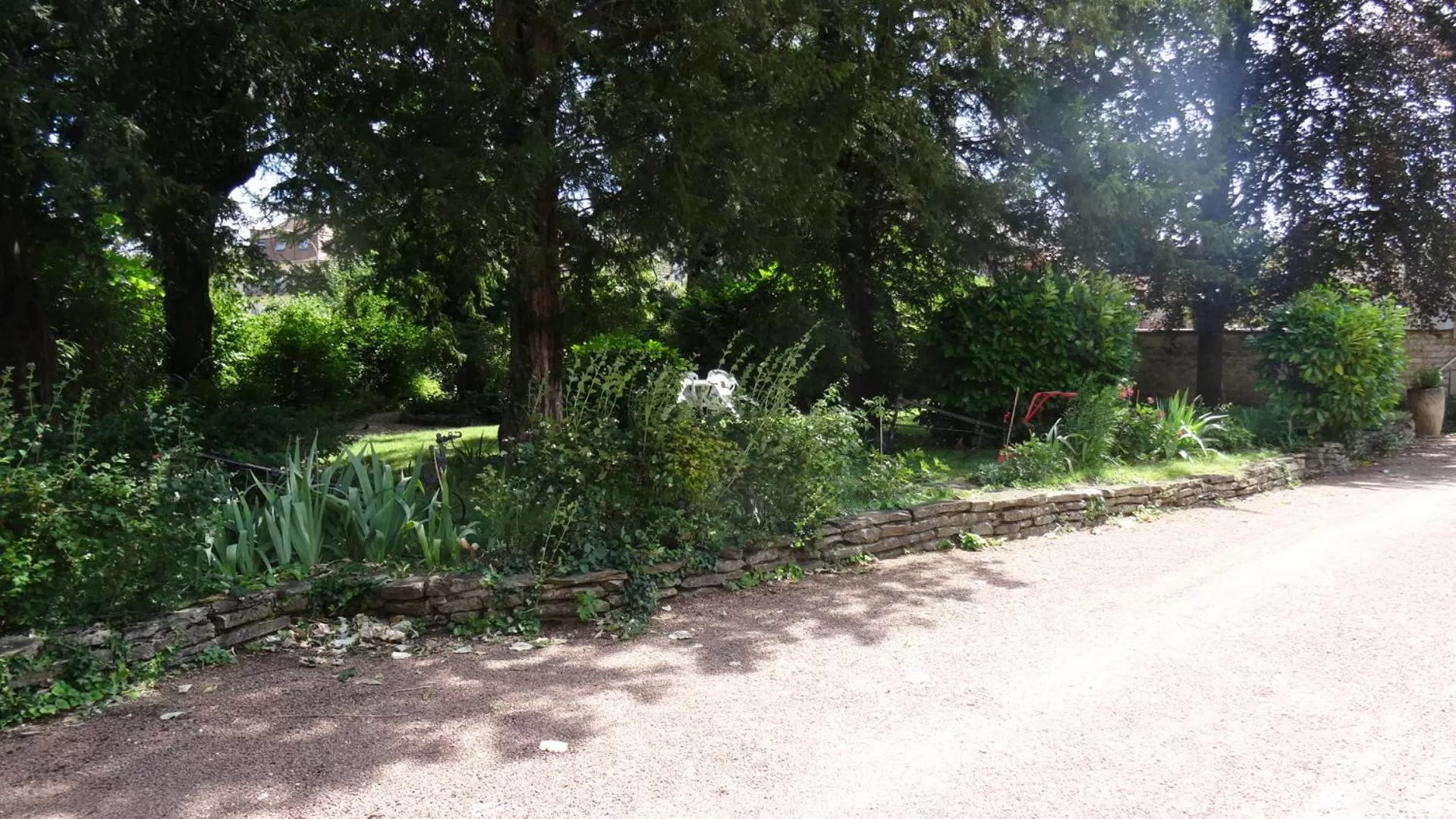 Garden in Chambres d'hotes Maison Gille