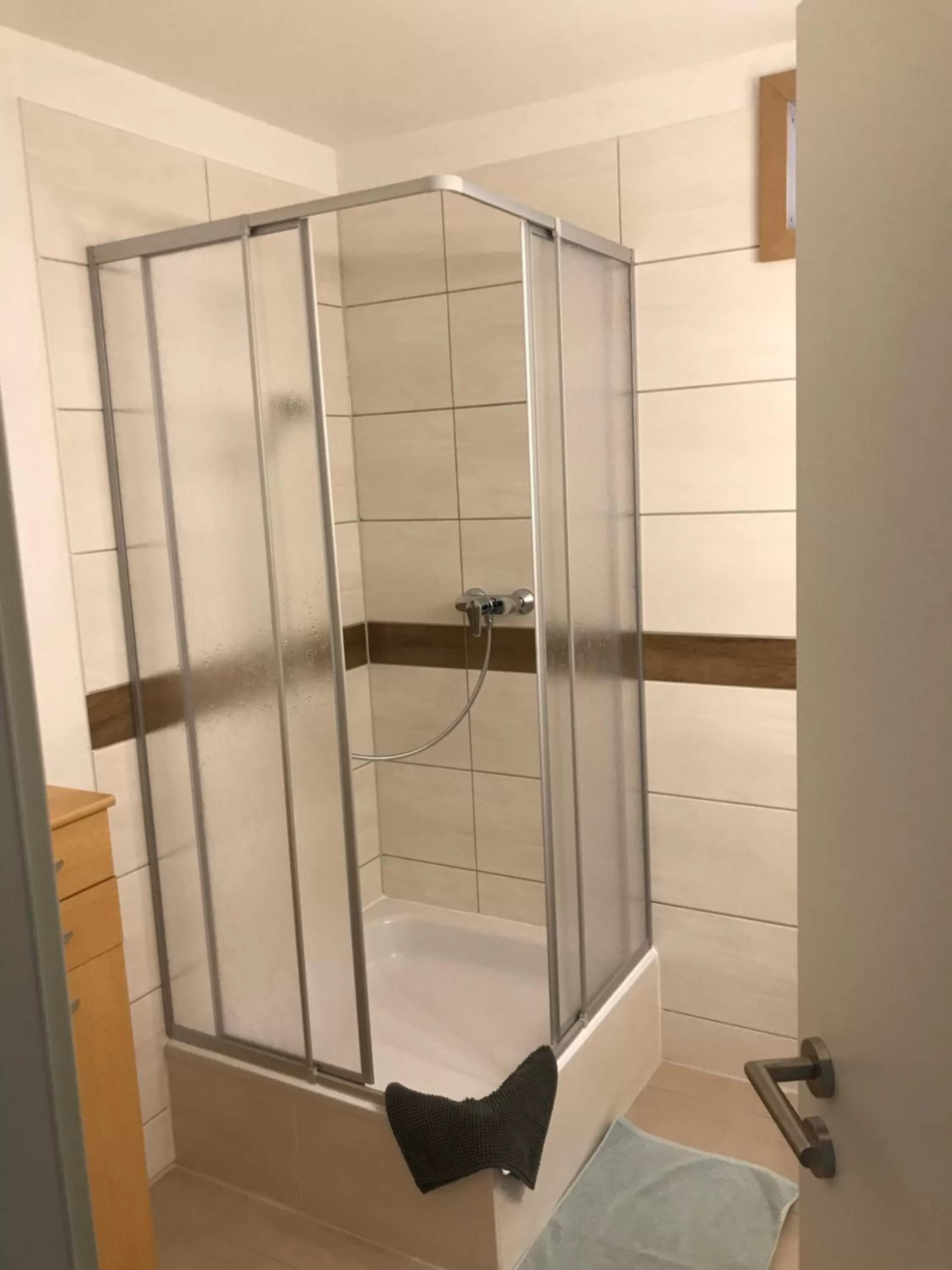 Bathroom in Landgasthof Schänzer