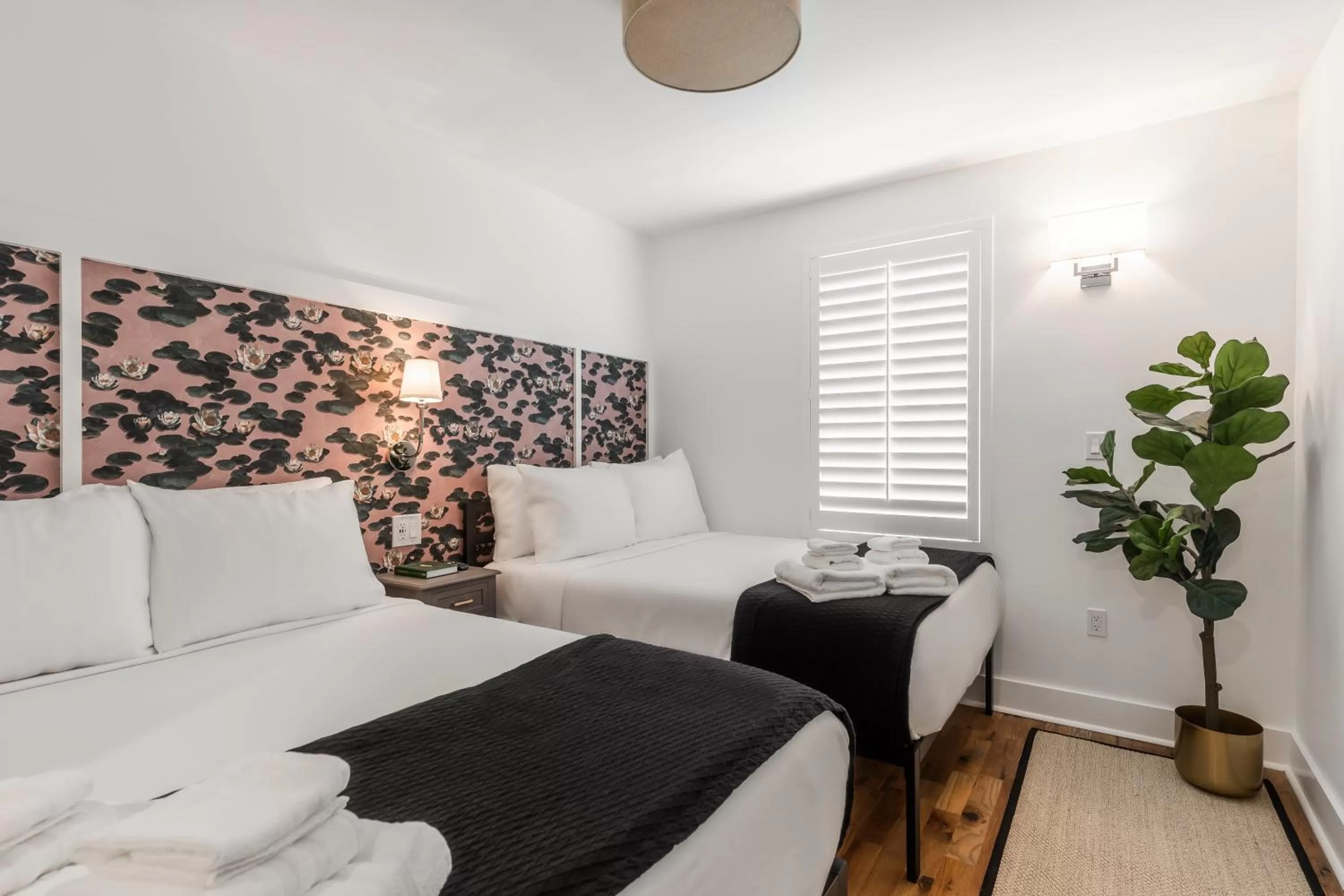 Bedroom, Bed in Marsh Hotel