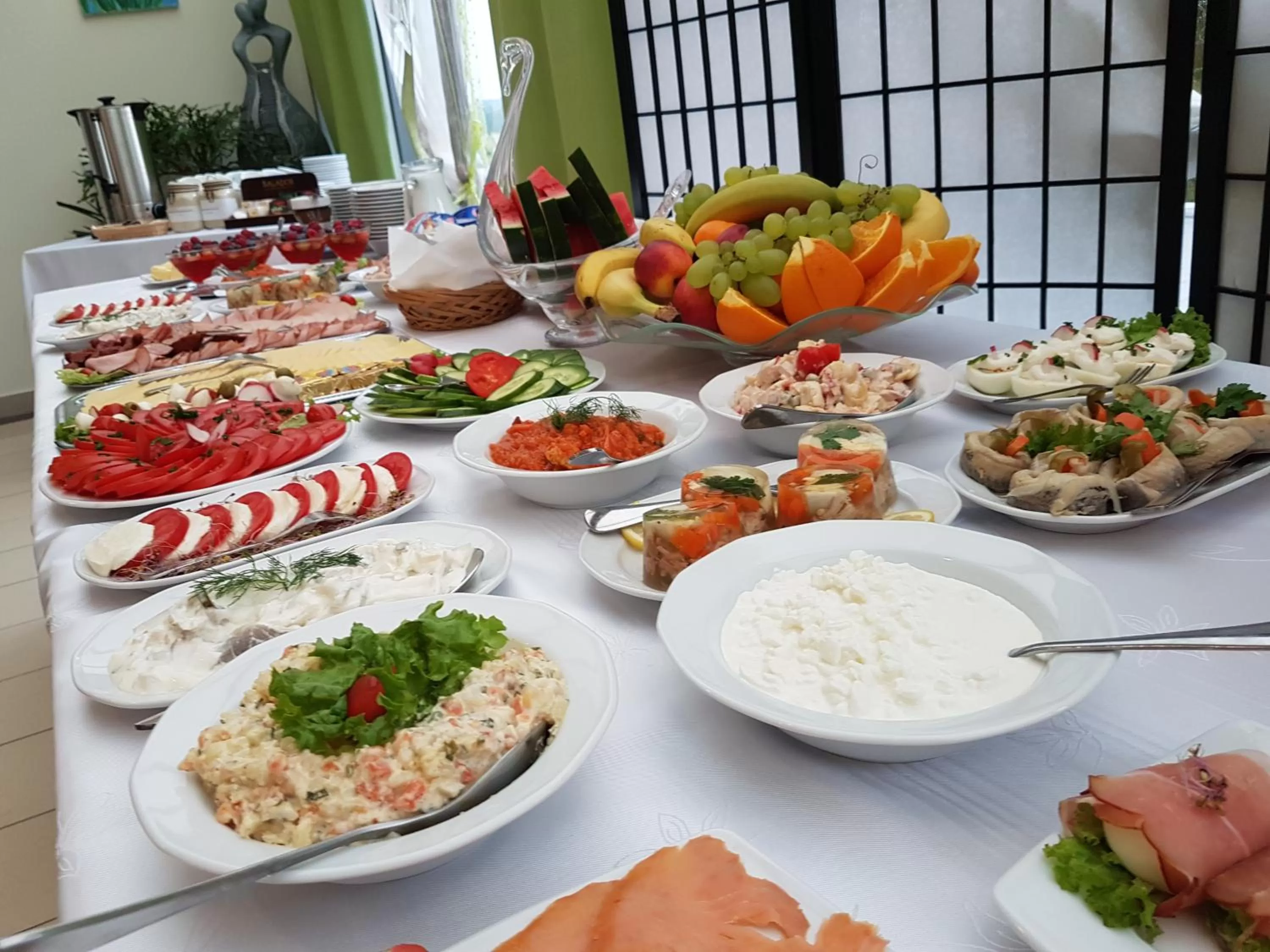 Buffet breakfast in Pokoje Bakos Radocza