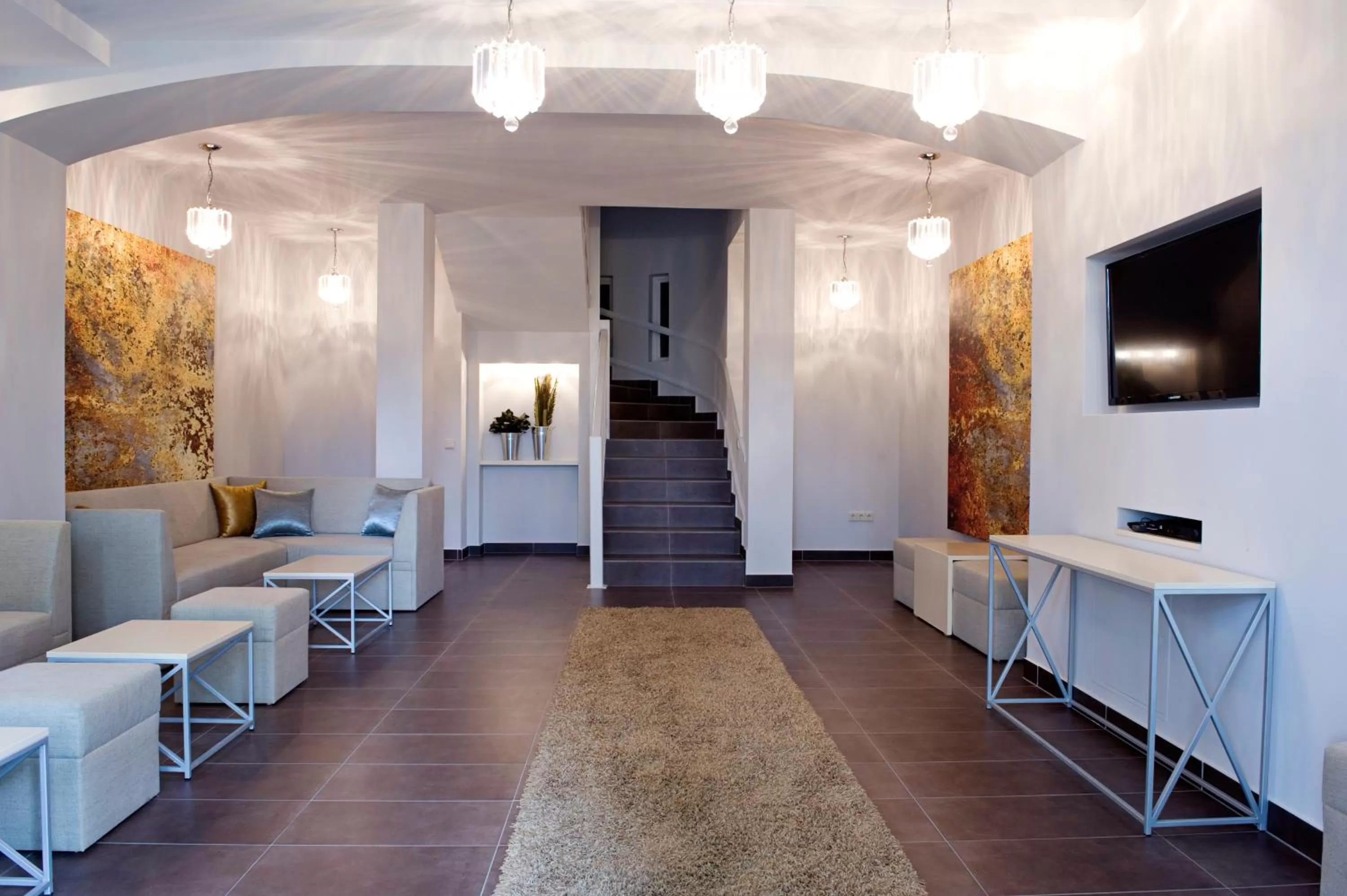 Communal lounge/ TV room in Varga Tanya Hotel