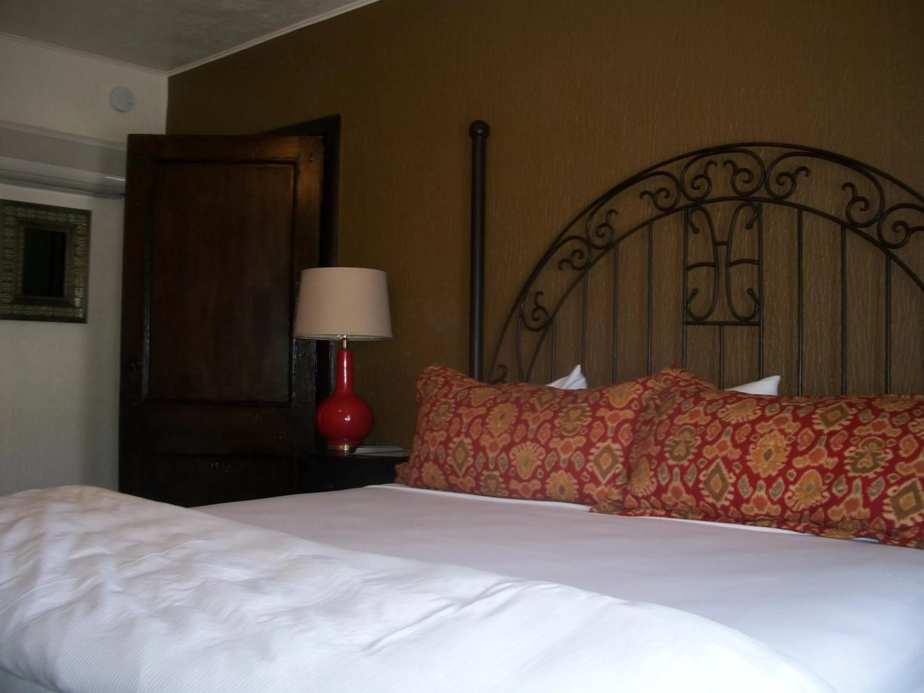 Bedroom, Bed in The Holland Hotel