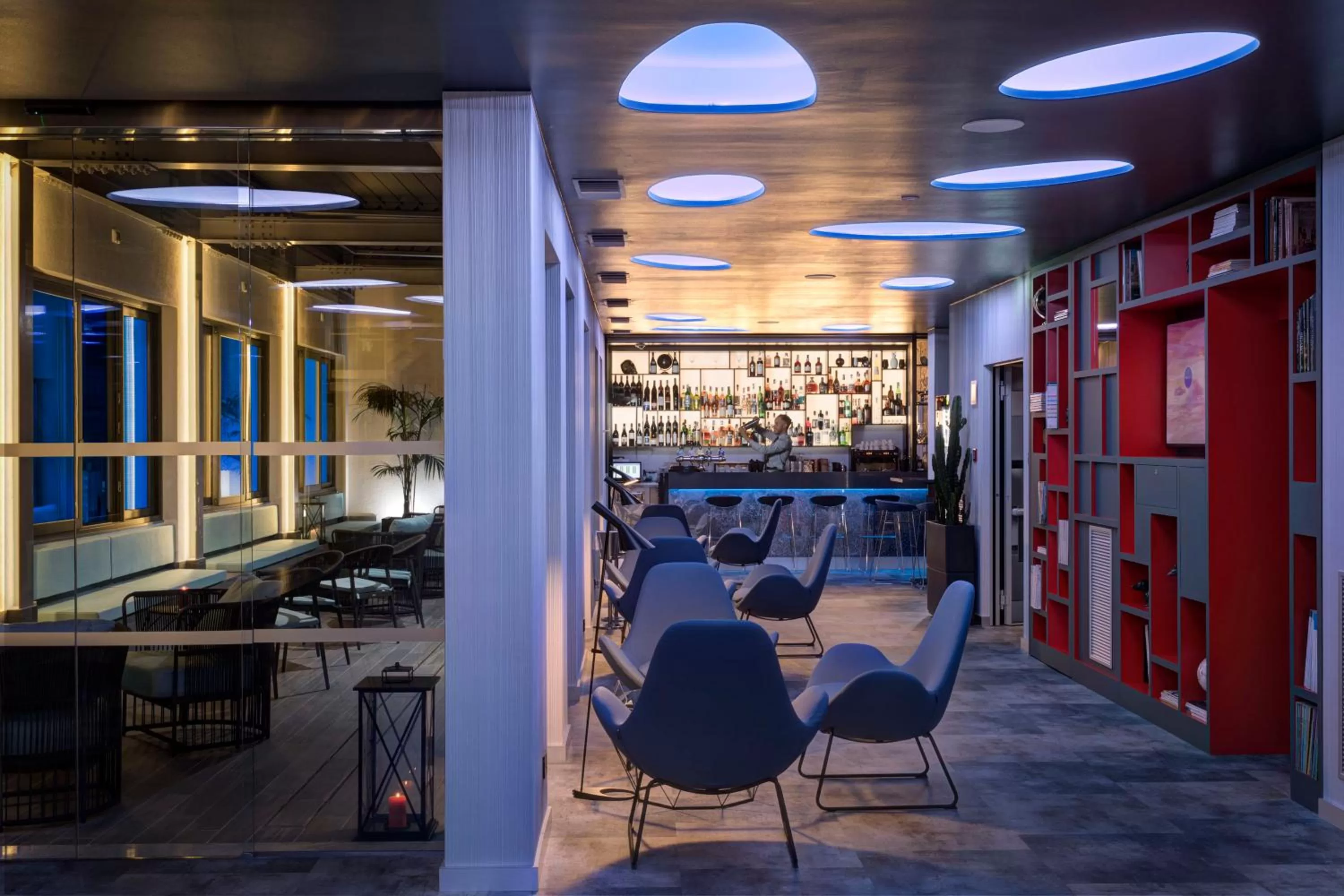 Night in iQ Hotel Milano