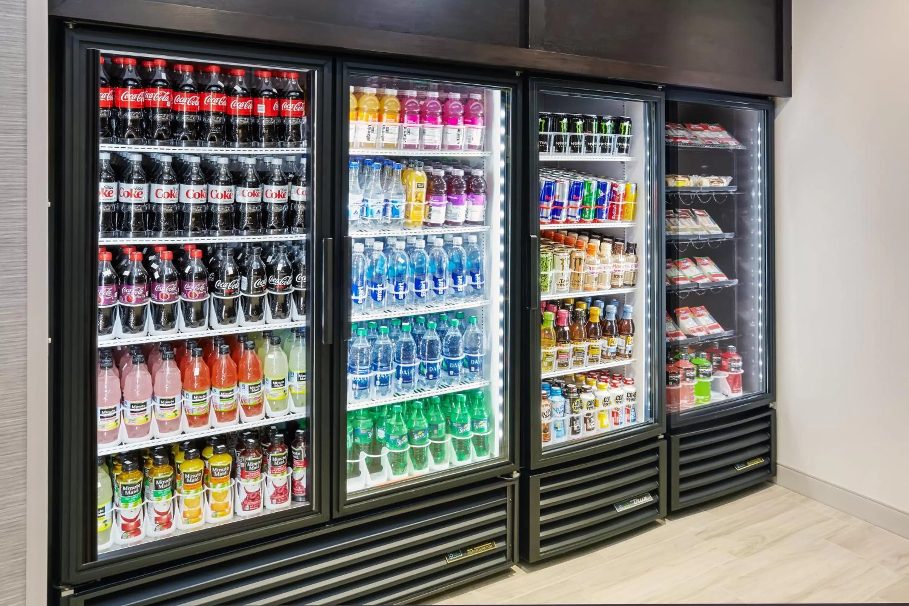 Lobby or reception in Holiday Inn Express & Suites Chicago North Shore - Niles by IHG