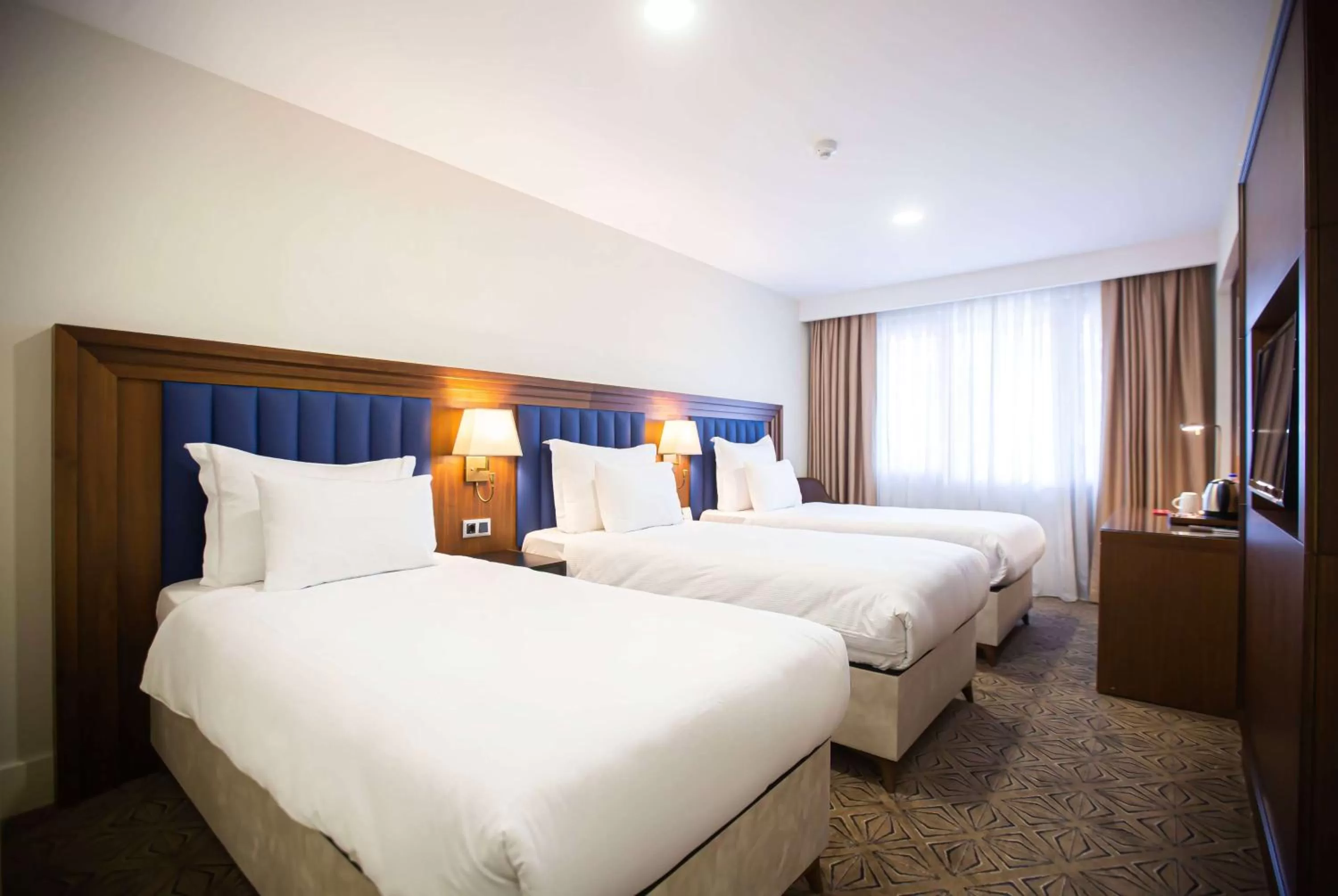 Photo of the whole room, Bed in Ramada Plaza Sultanahmet
