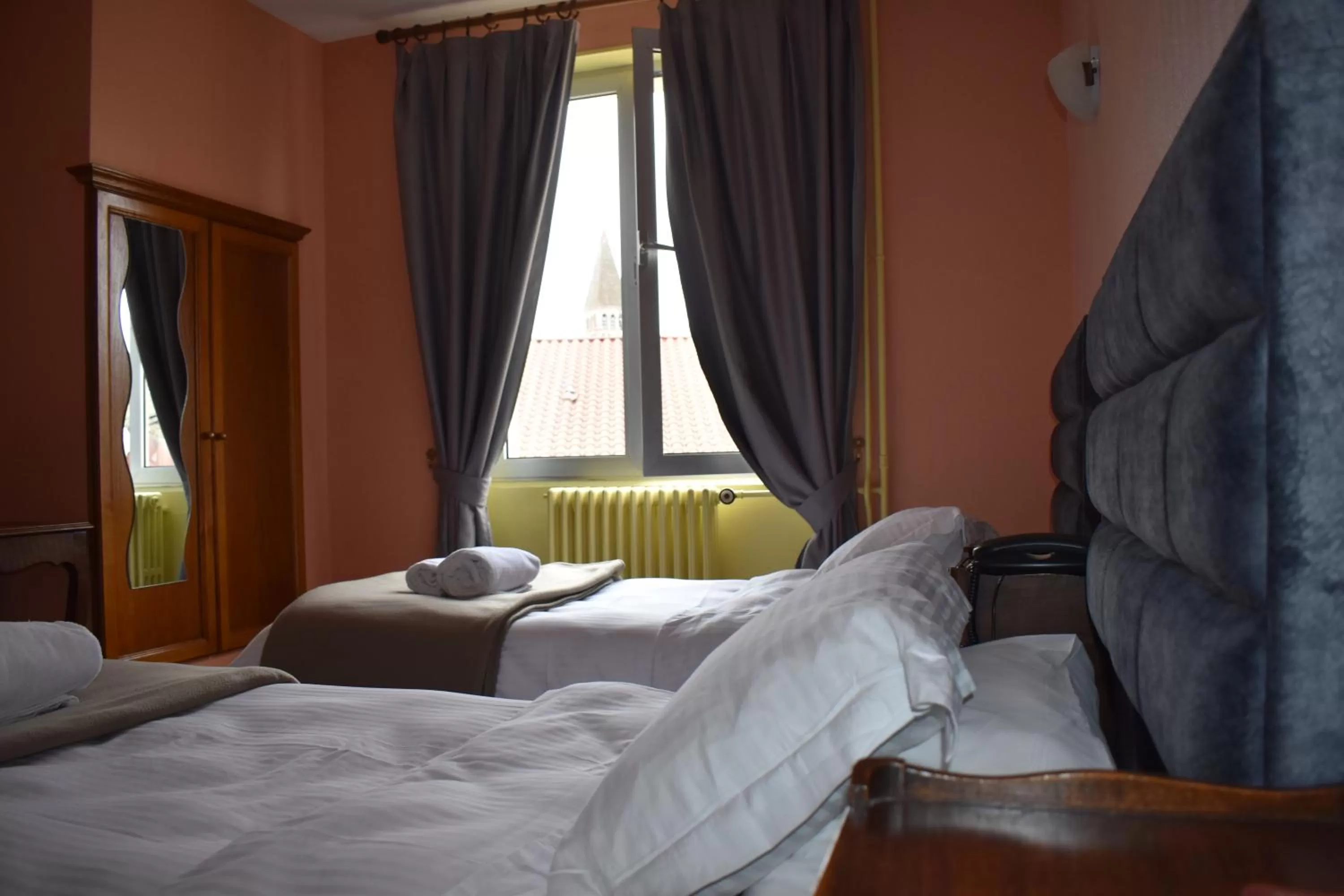 Bed in Hôtel Le Sauvage