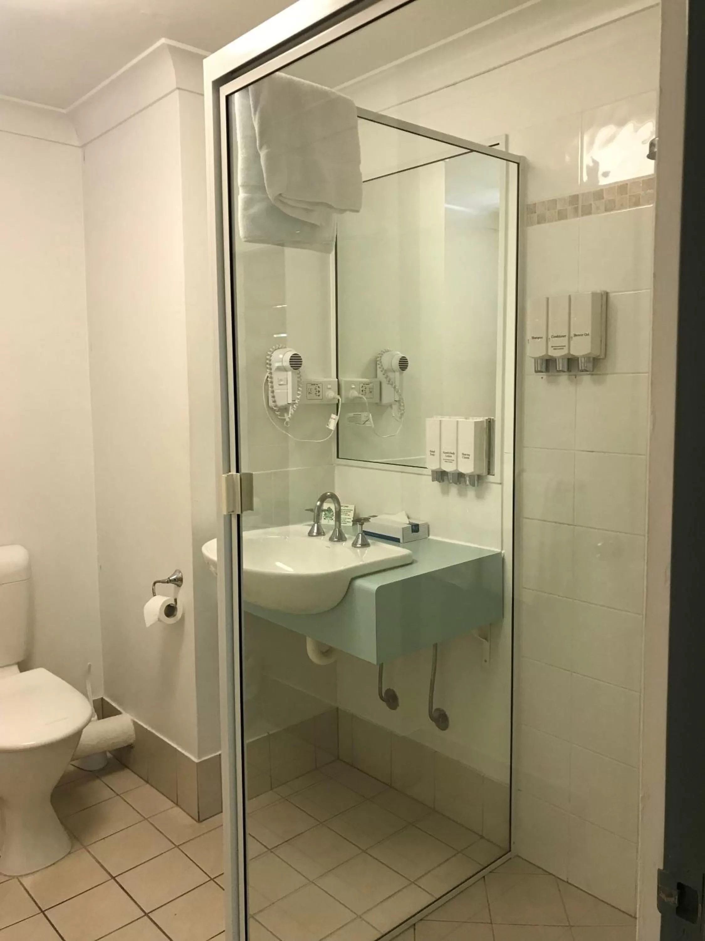 Shower in Bay Village Tropical Retreat & Apartments