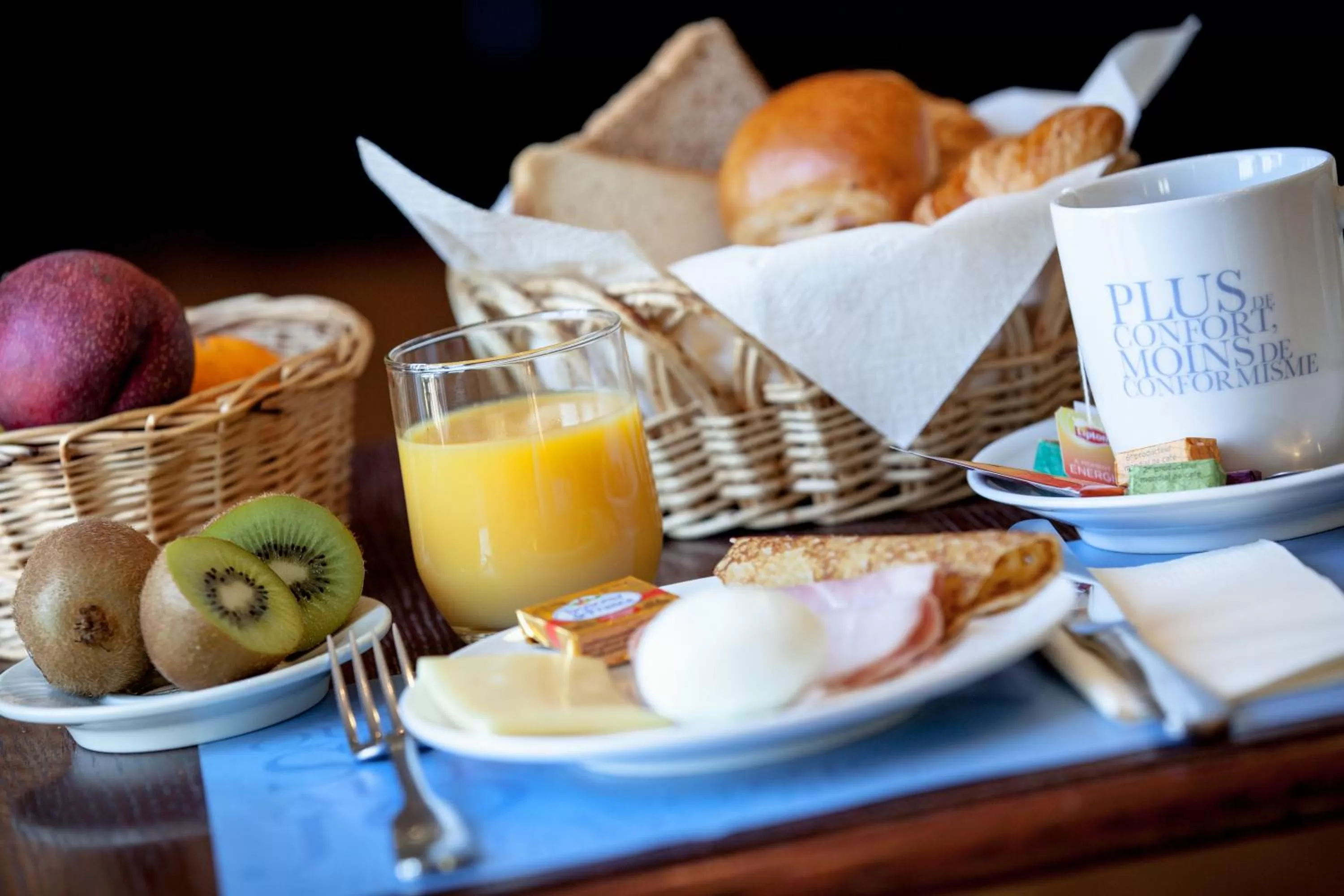 Buffet breakfast in Kyriad Toulouse Sud - Roques