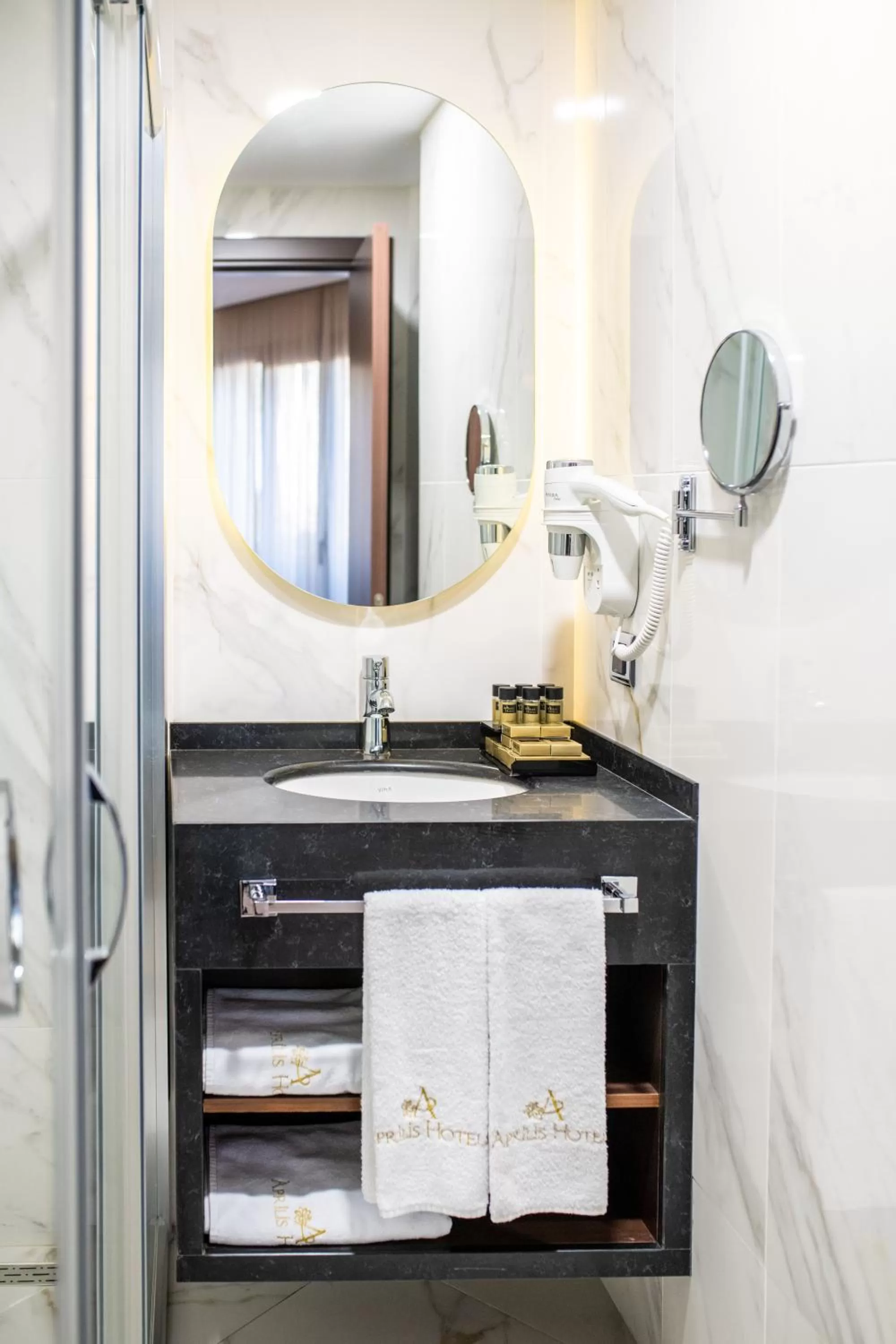 Bathroom in Aprilis Deluxe Hotel