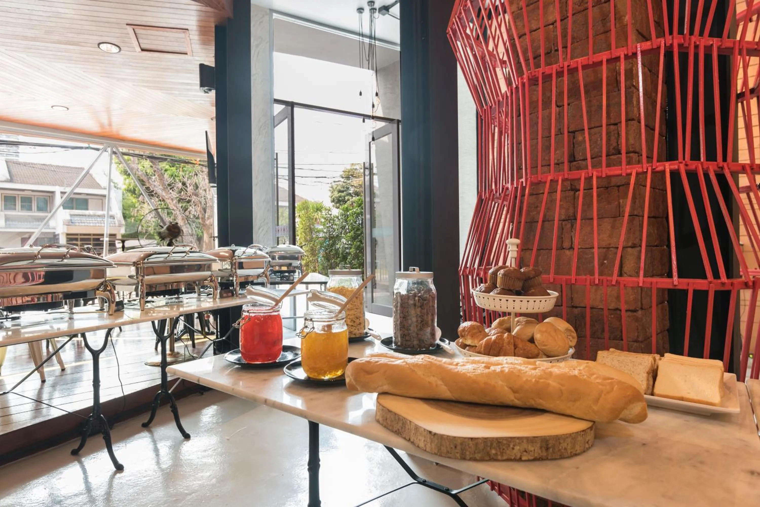 Restaurant/places to eat in Sea Crest by Jomtien