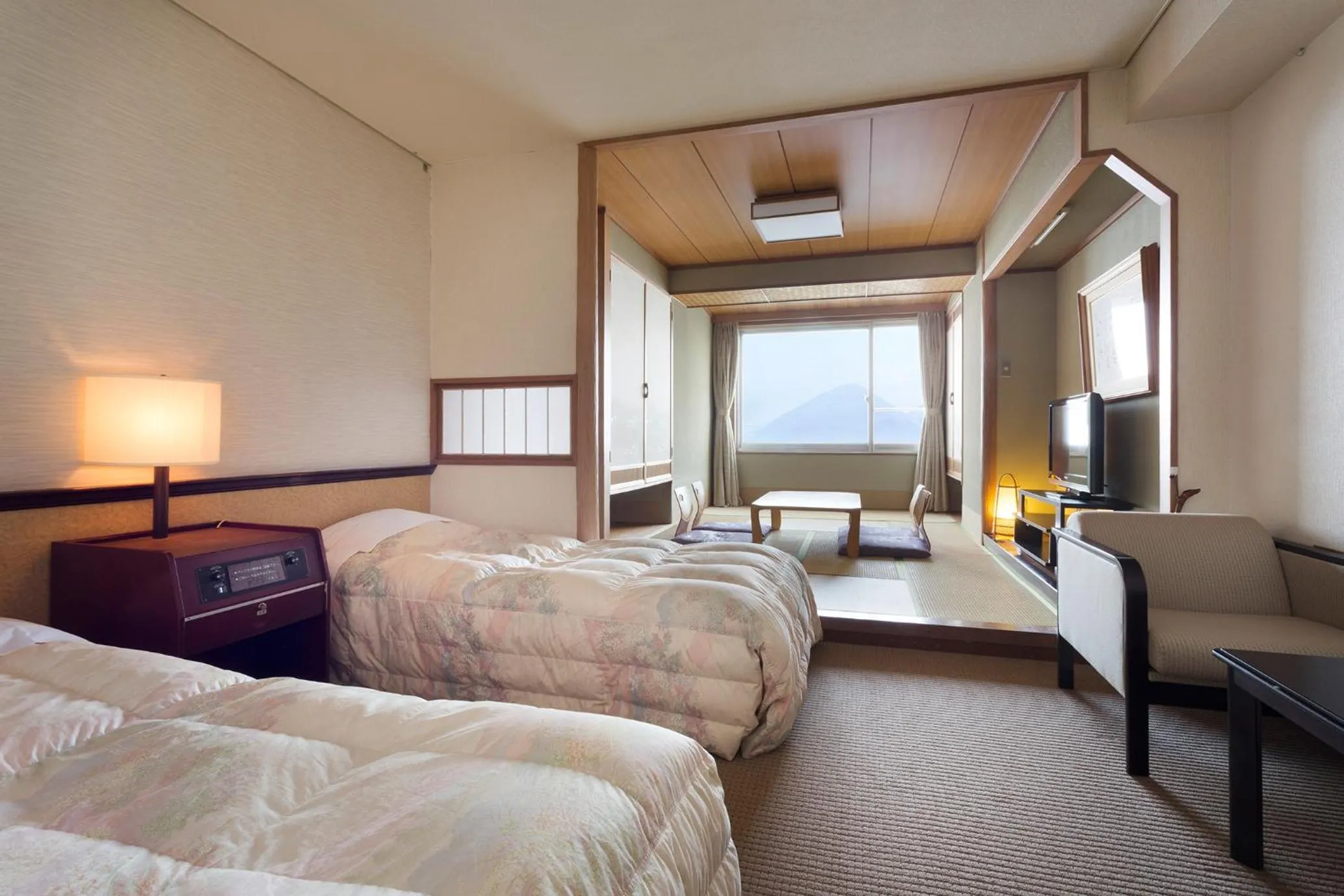 Photo of the whole room, Bed in Toya Kohan Tei