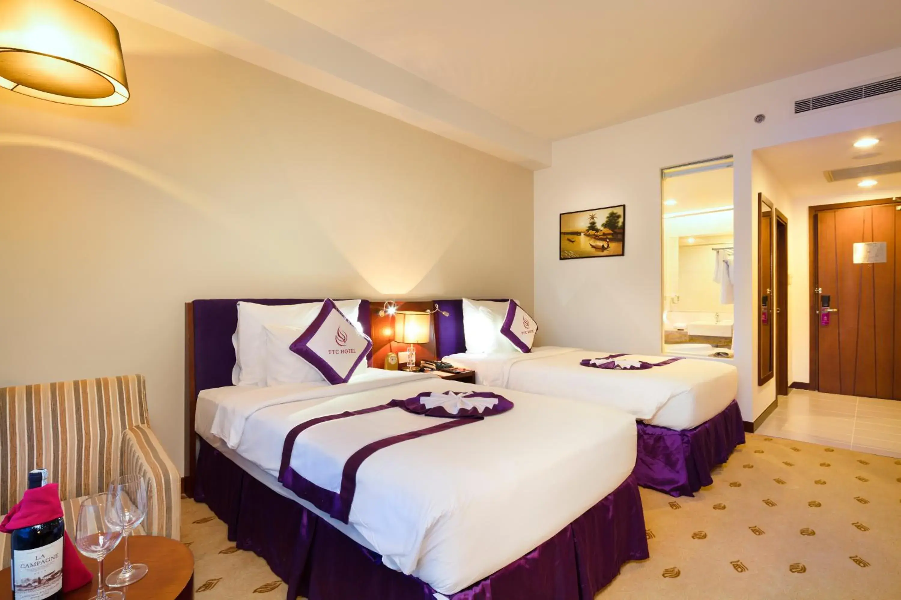 Deluxe Twin Room with Partial Sea View in TTC Hotel - Michelia Deluxe Twin Room with Partial Sea View in TTC Hotel - Michelia