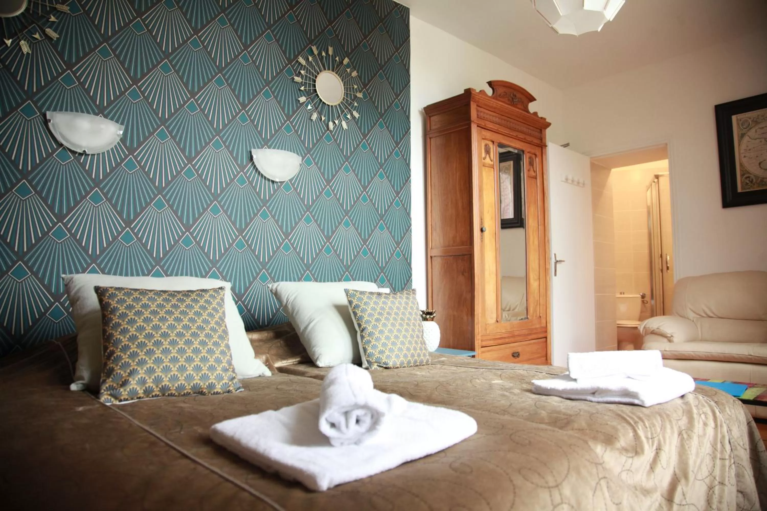 Photo of the whole room, Bed in HOTEL BELLEVUE