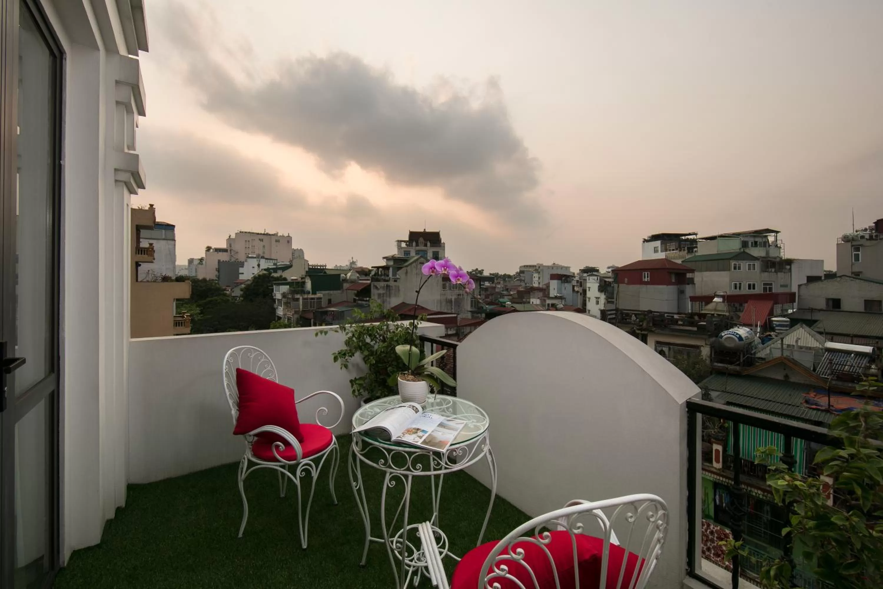 Balcony/Terrace in 22land Residence Hotel 71 Hang Bong Premium