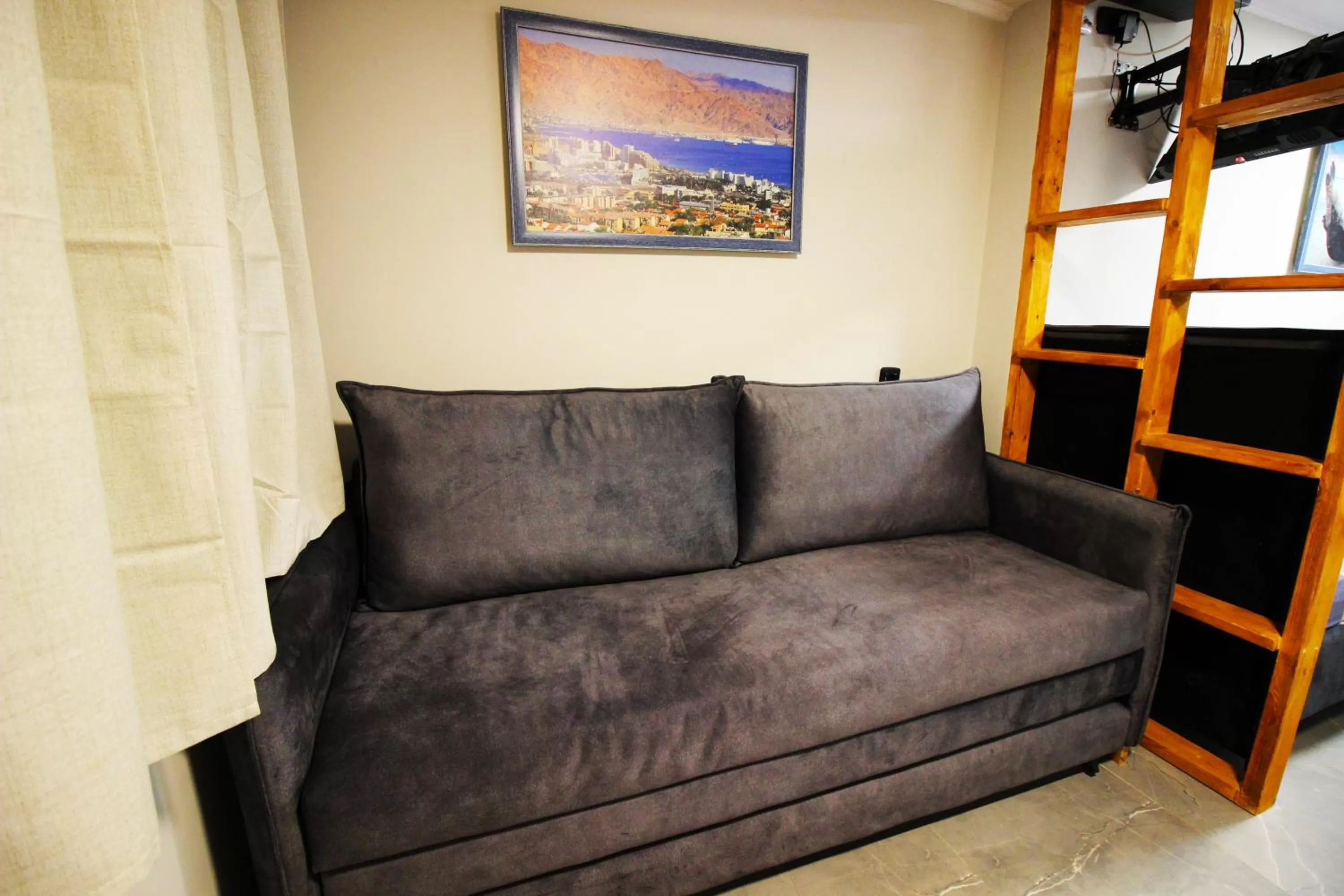 Living room in Sunset Inn