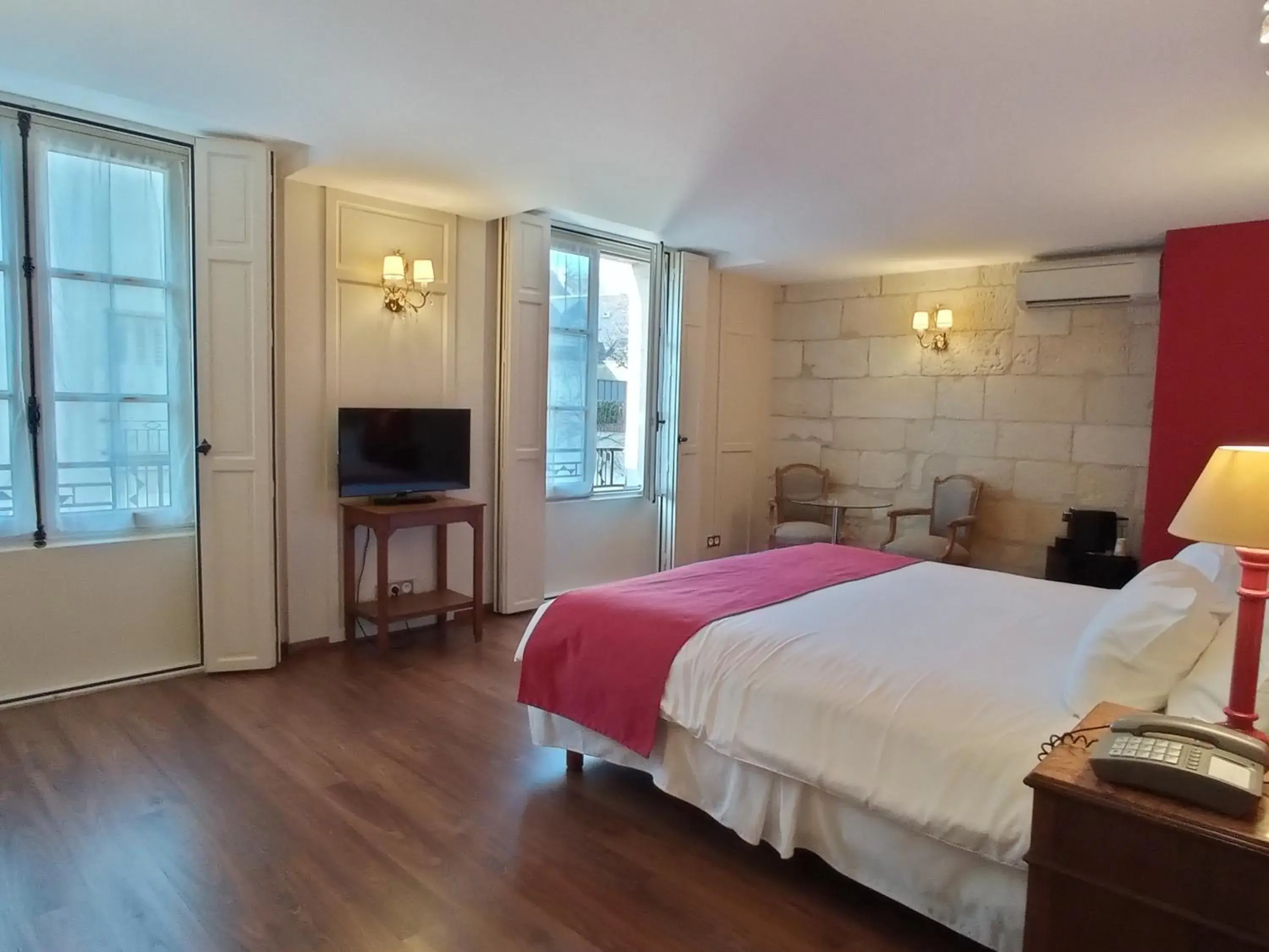 Exclusive Double Room in Hôtel Grand Monarque Exclusive Double Room in Hôtel Grand Monarque