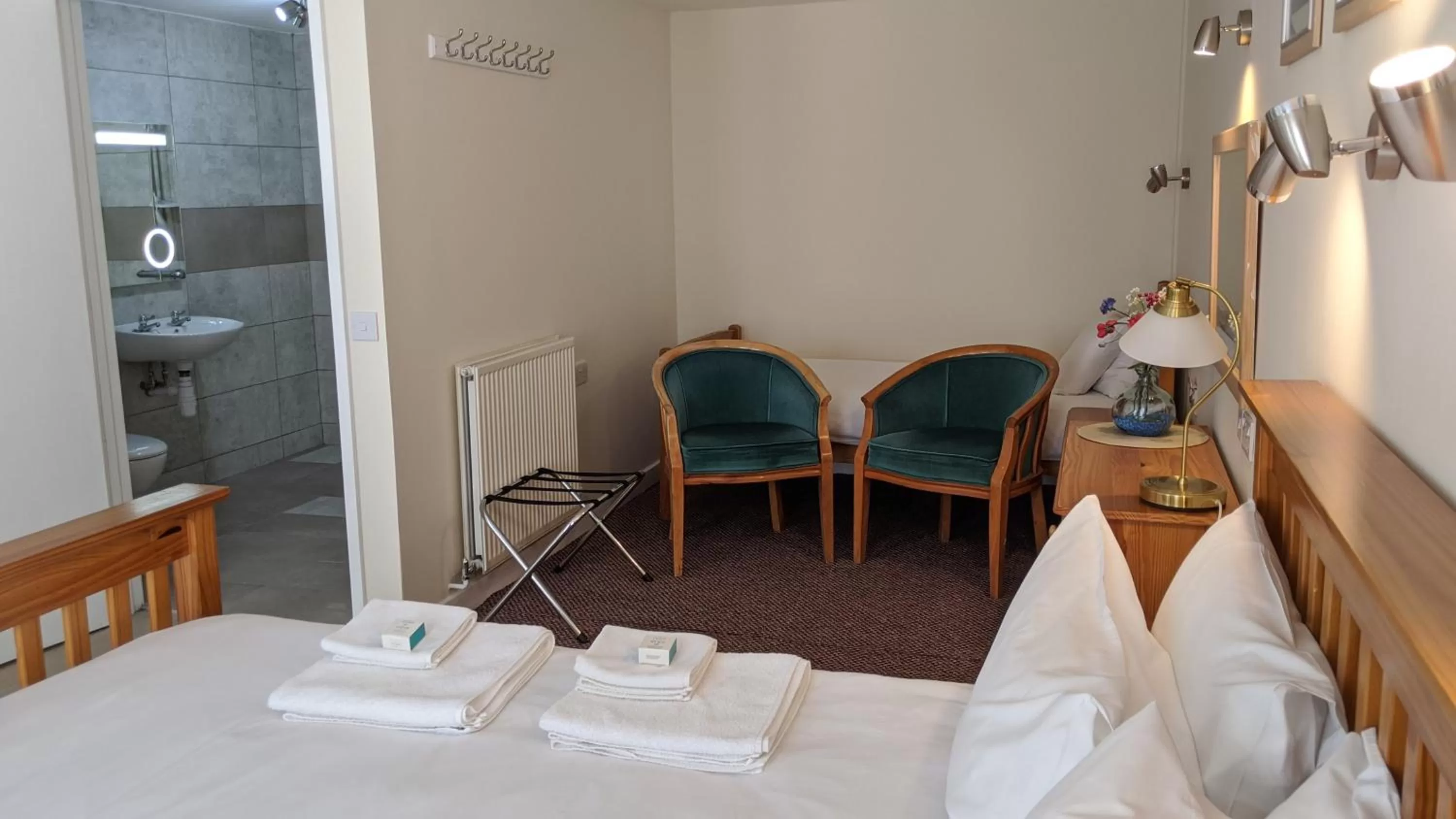 Photo of the whole room, Bed in Ivybridge Guesthouse