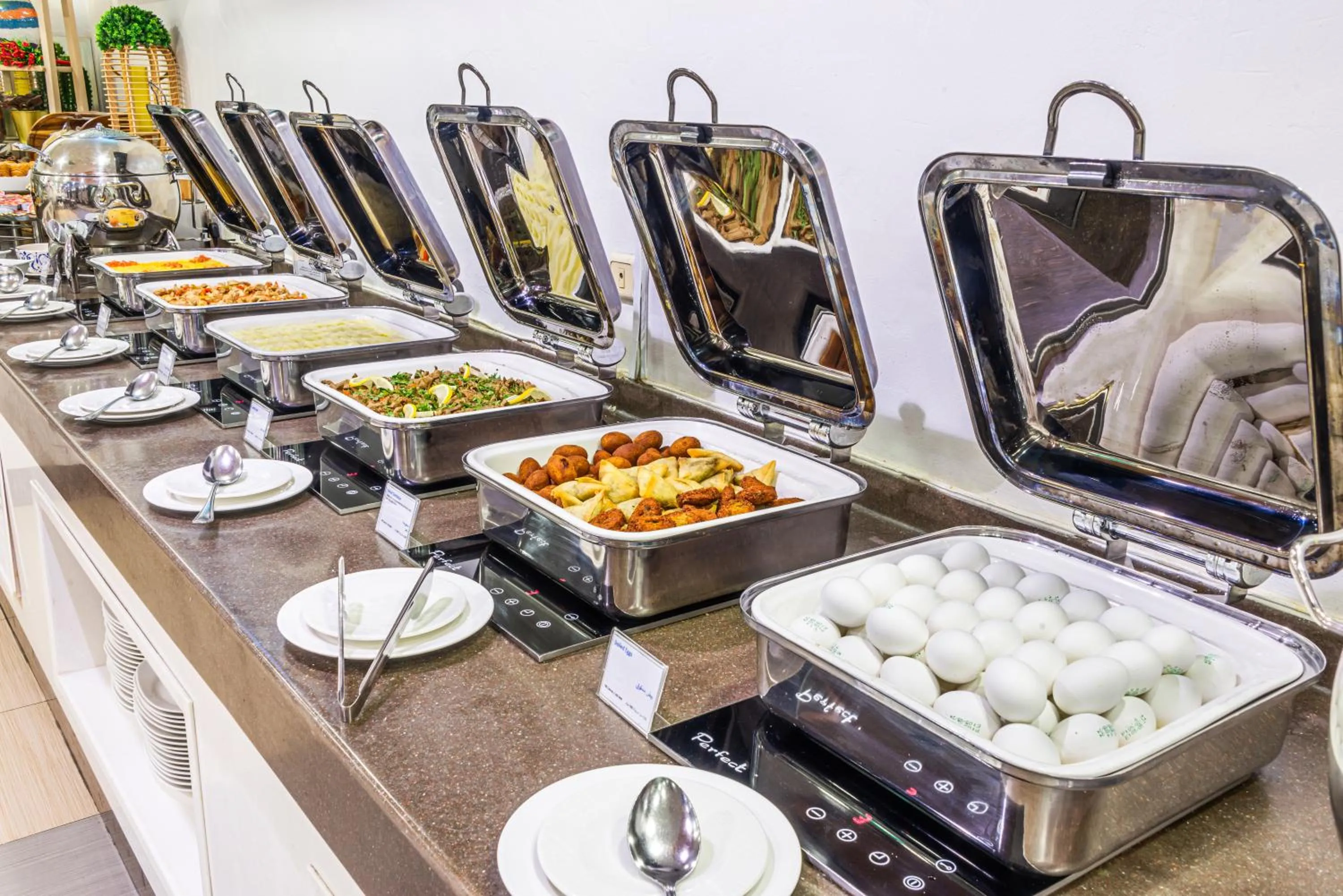 Food in Mena Hotel Nasiriah Riyadh