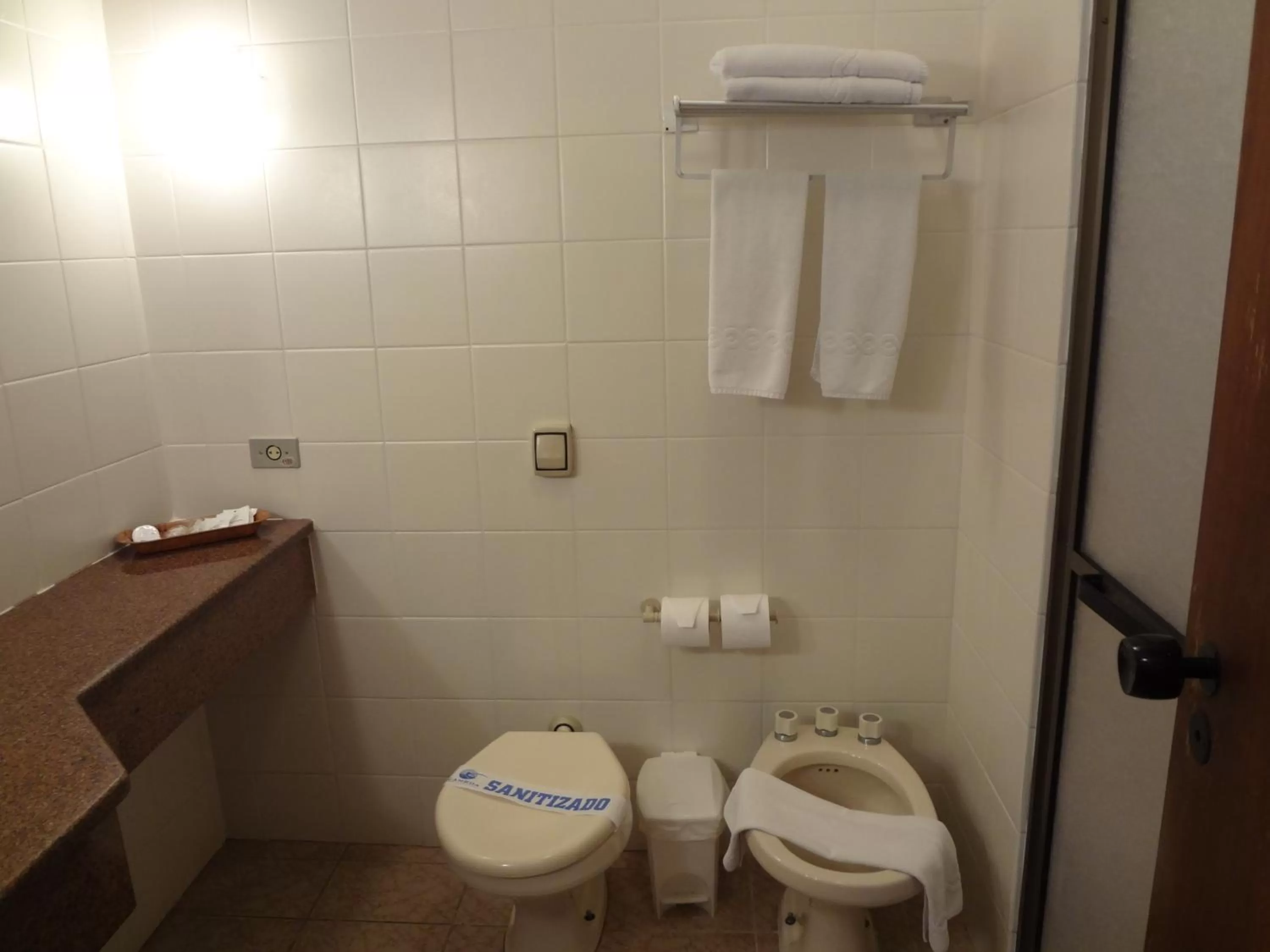 Bathroom in Camboa Hotel Paranaguá