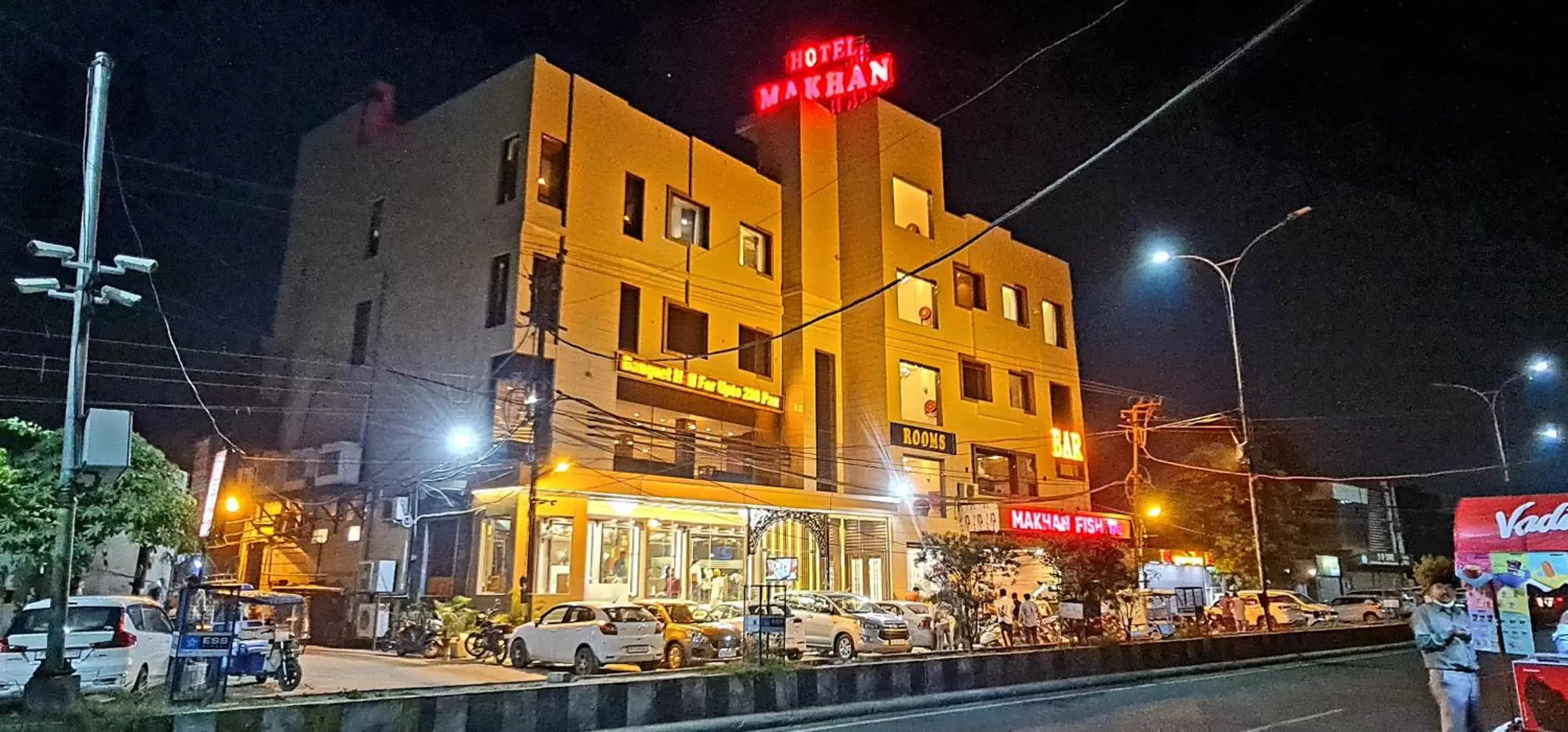 Hotel Makhan Residency Hotel Makhan Residency