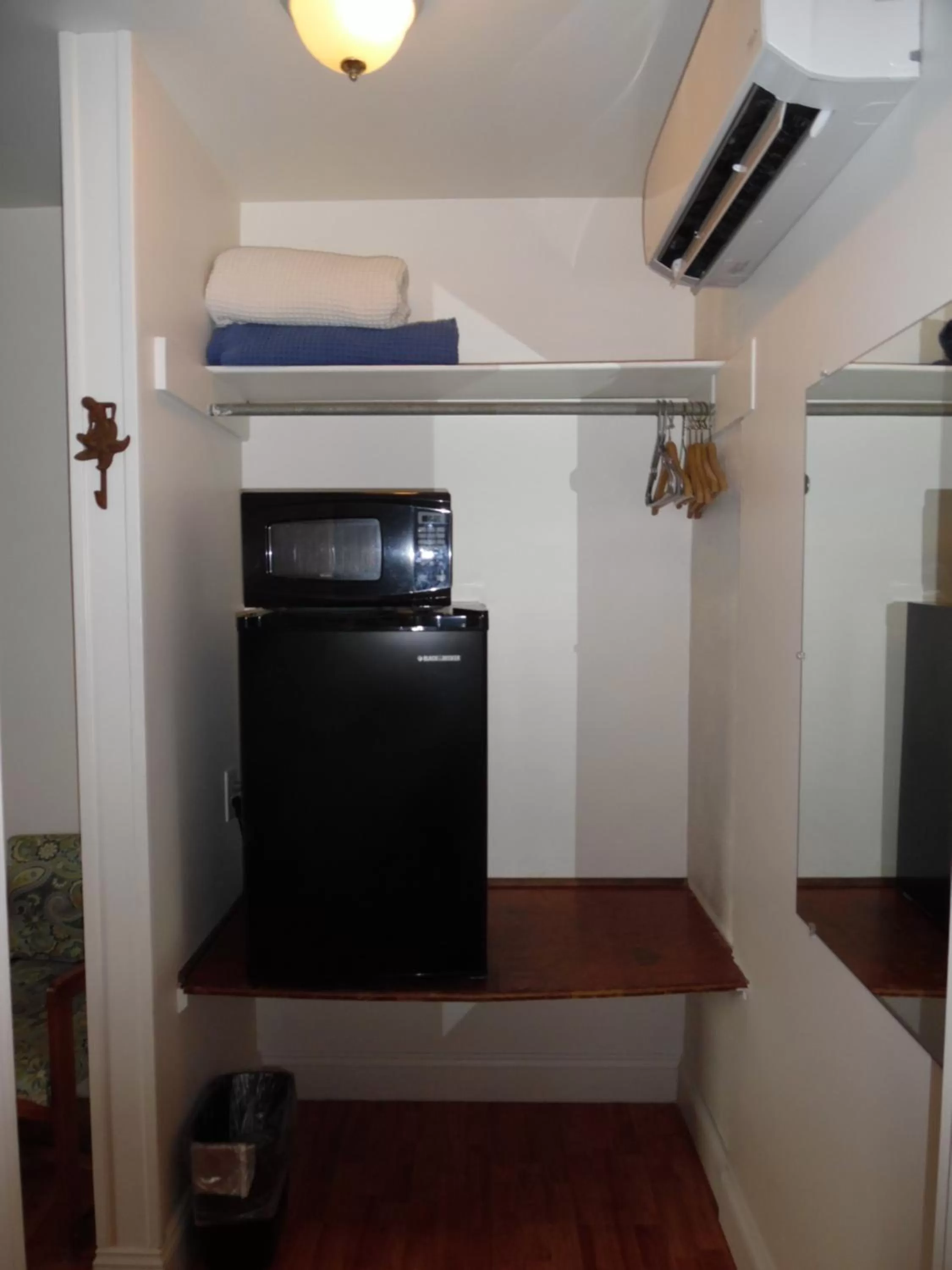 Wachapreague Inn - Motel Rooms