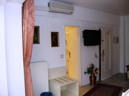 Photo of the whole room in Haus Mooren, Hotel Garni