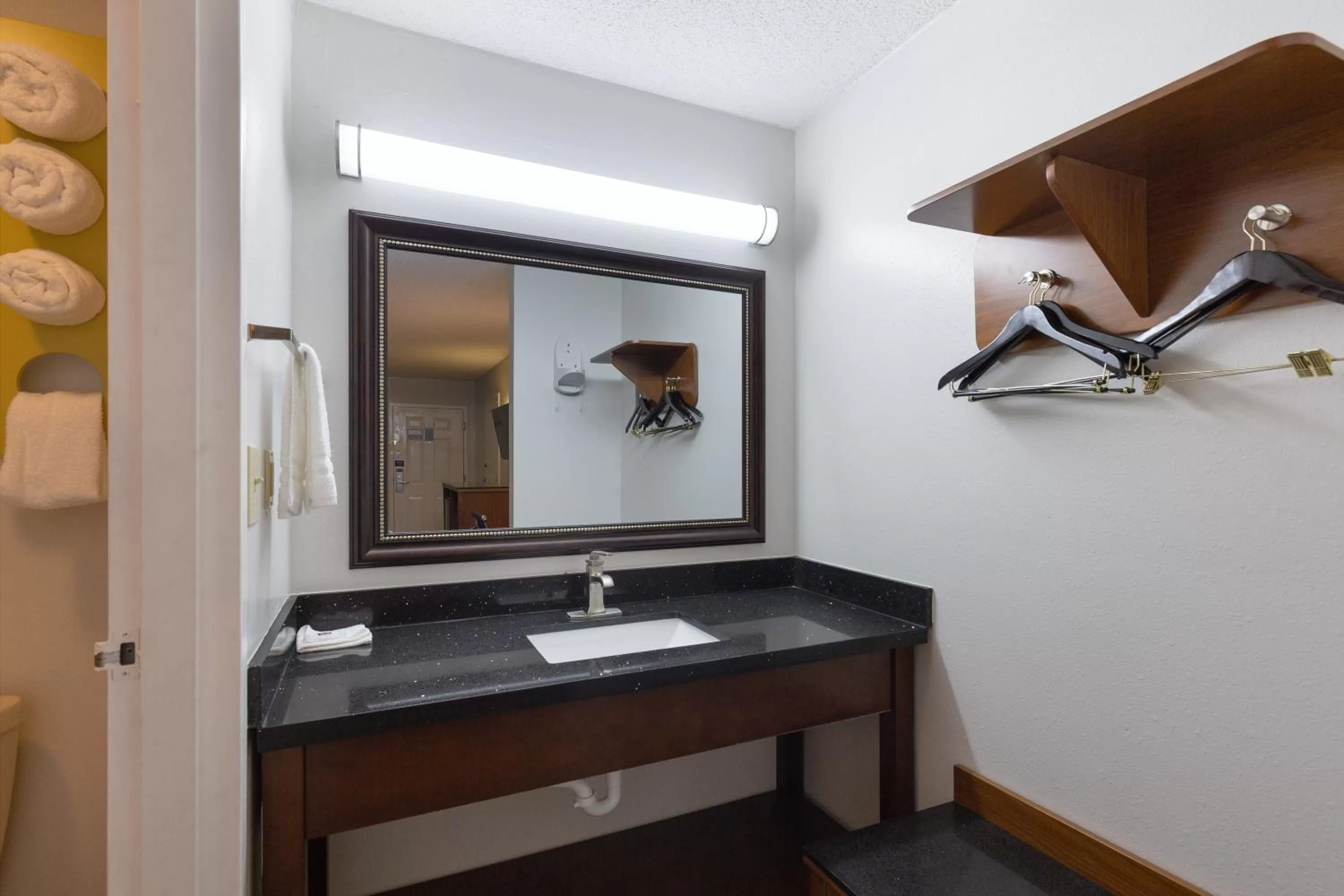 Bedroom in Motel 6-Albany, GA