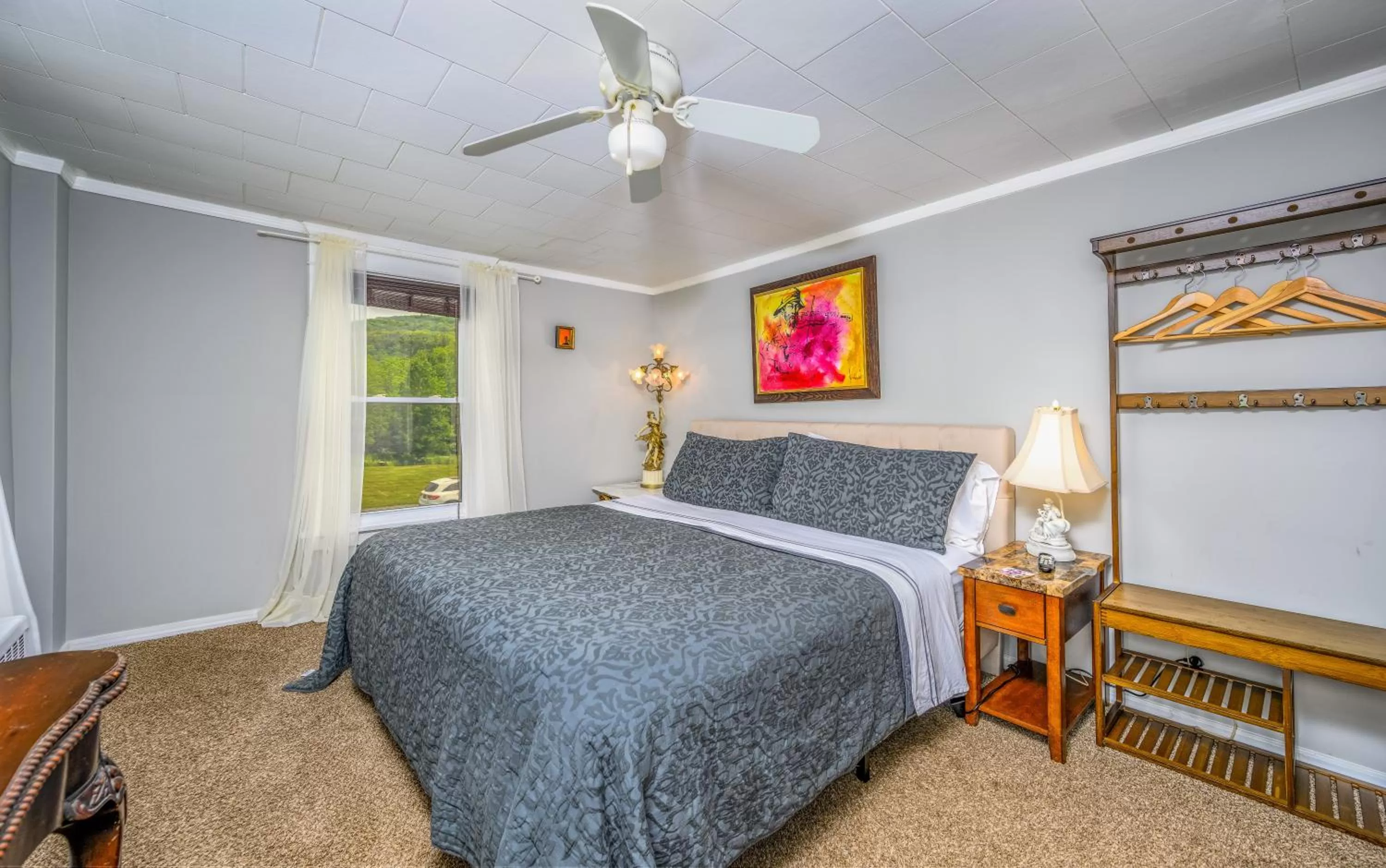 Bedroom, Bed in Mountain Treasure Bed and Breakfast
