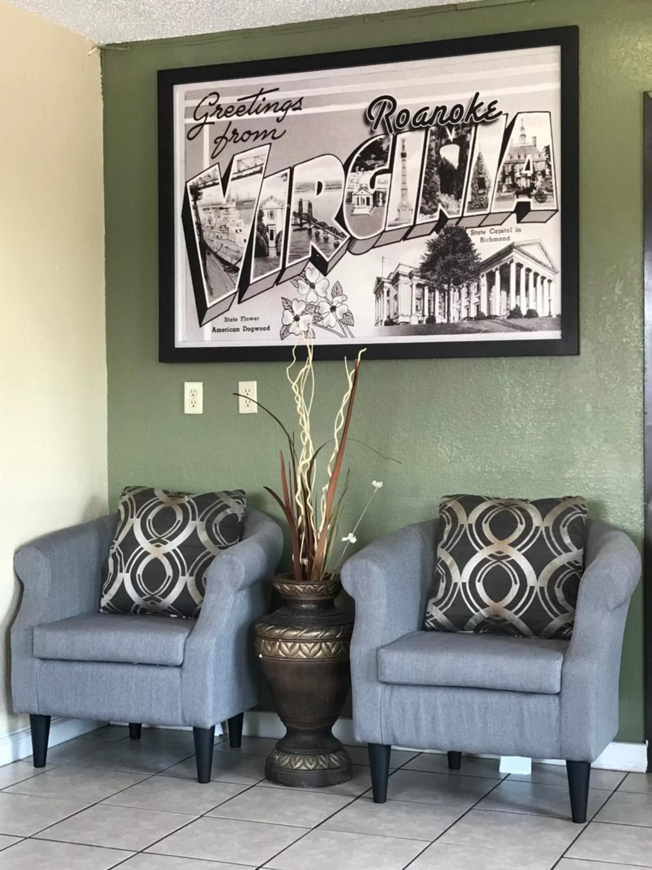 Seating area in Super 8 by Wyndham Roanoke VA