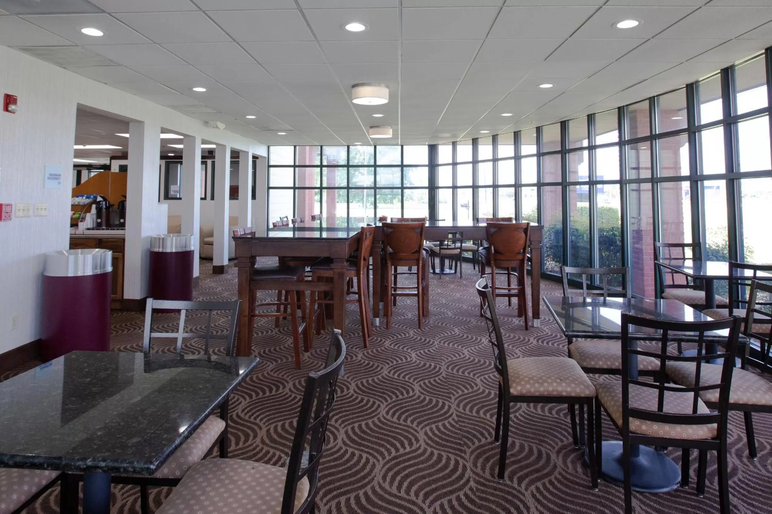 Restaurant/places to eat in Americas Best Value West Point