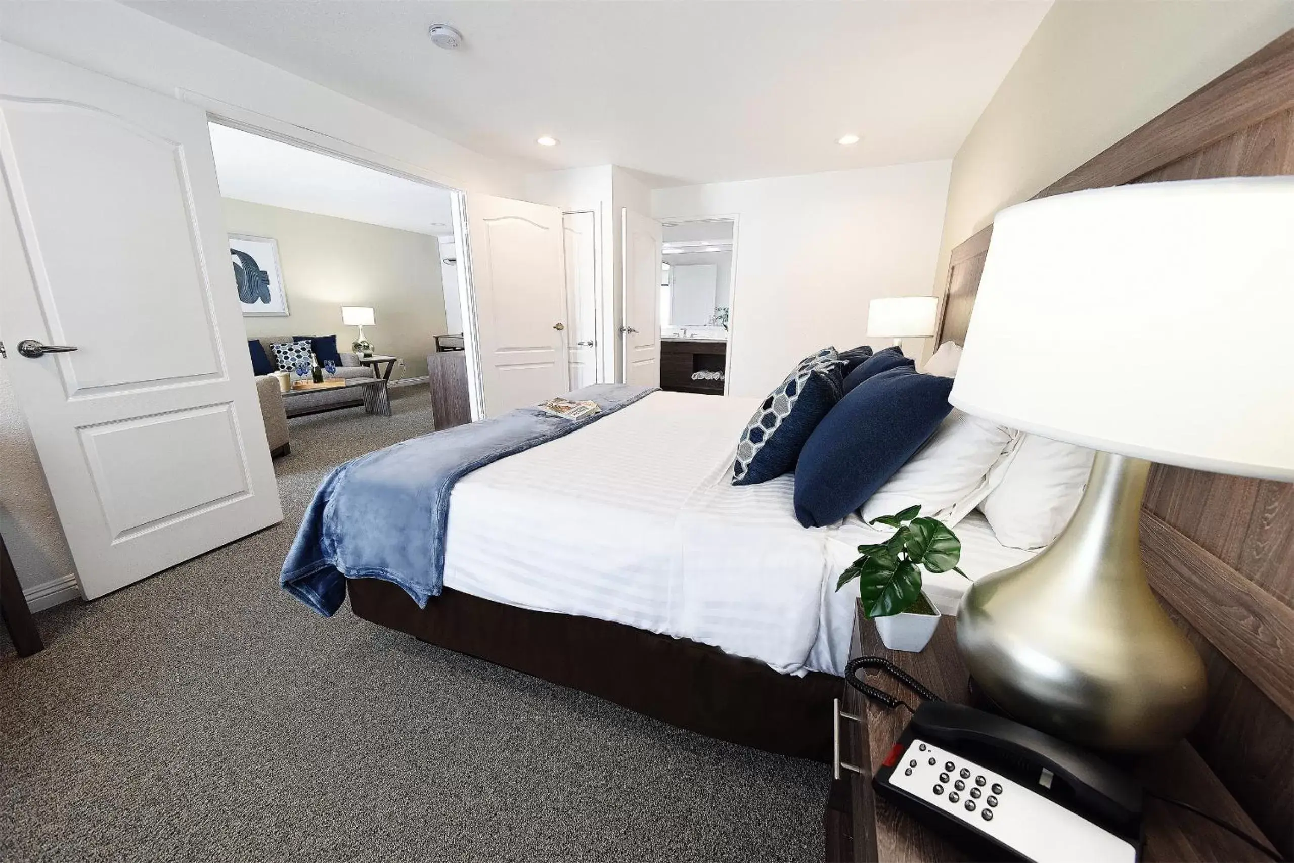 RKSV SUPERIOR KING SUITE WITH COURTYARD VIEW in Serene Vegas Boutique Hotel Las Vegas RKSV SUPERIOR KING SUITE WITH COURTYARD VIEW in Serene Vegas Boutique Hotel Las Vegas