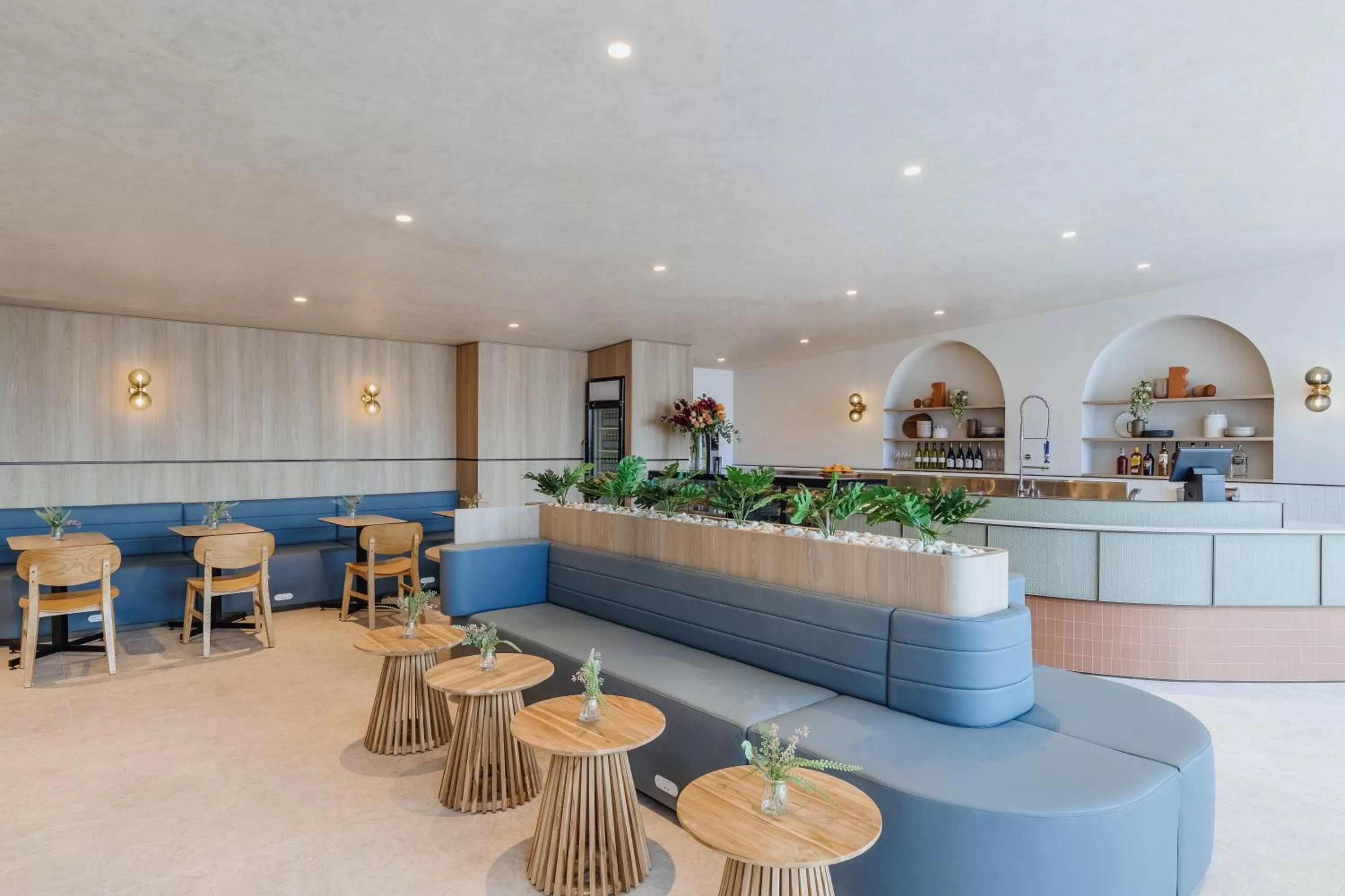 Restaurant/places to eat in Aerotel Sydney - Inside International Terminal Airport