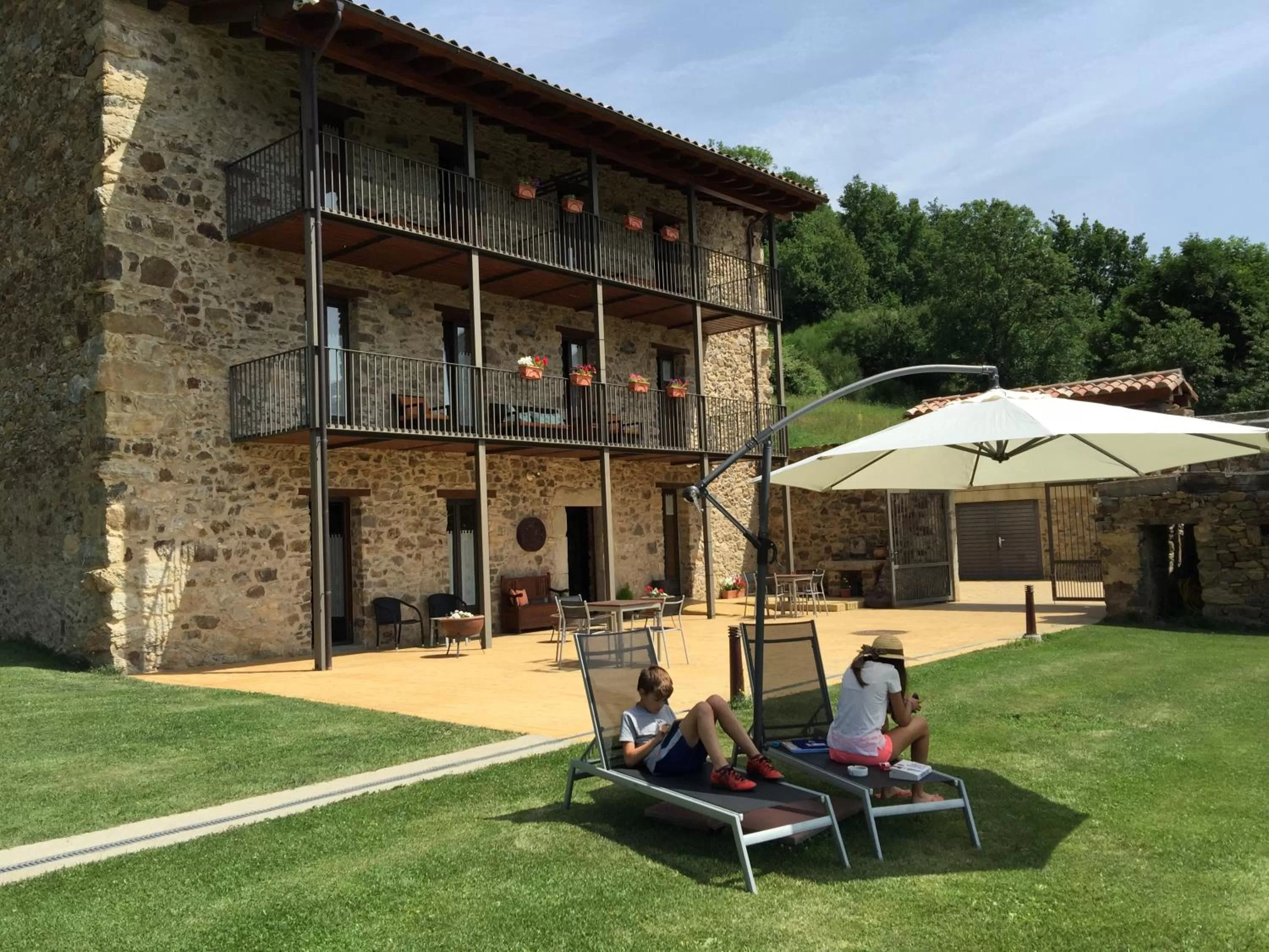 Property building in La Casassa de Ribes