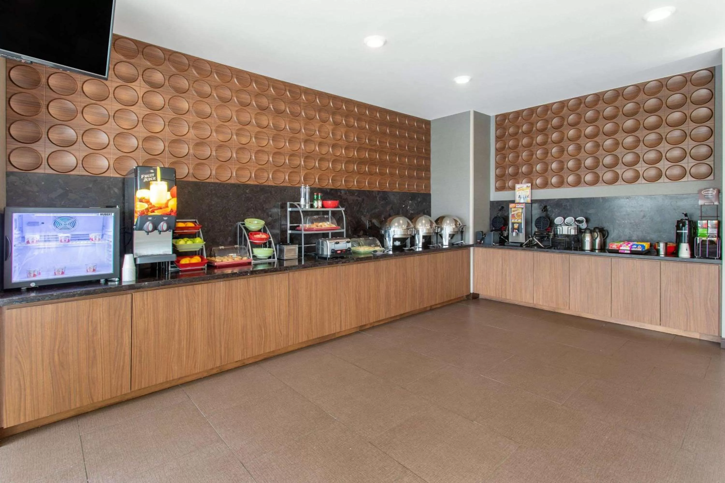 Restaurant/places to eat in Hawthorn Extended Stay by Wyndham Loveland