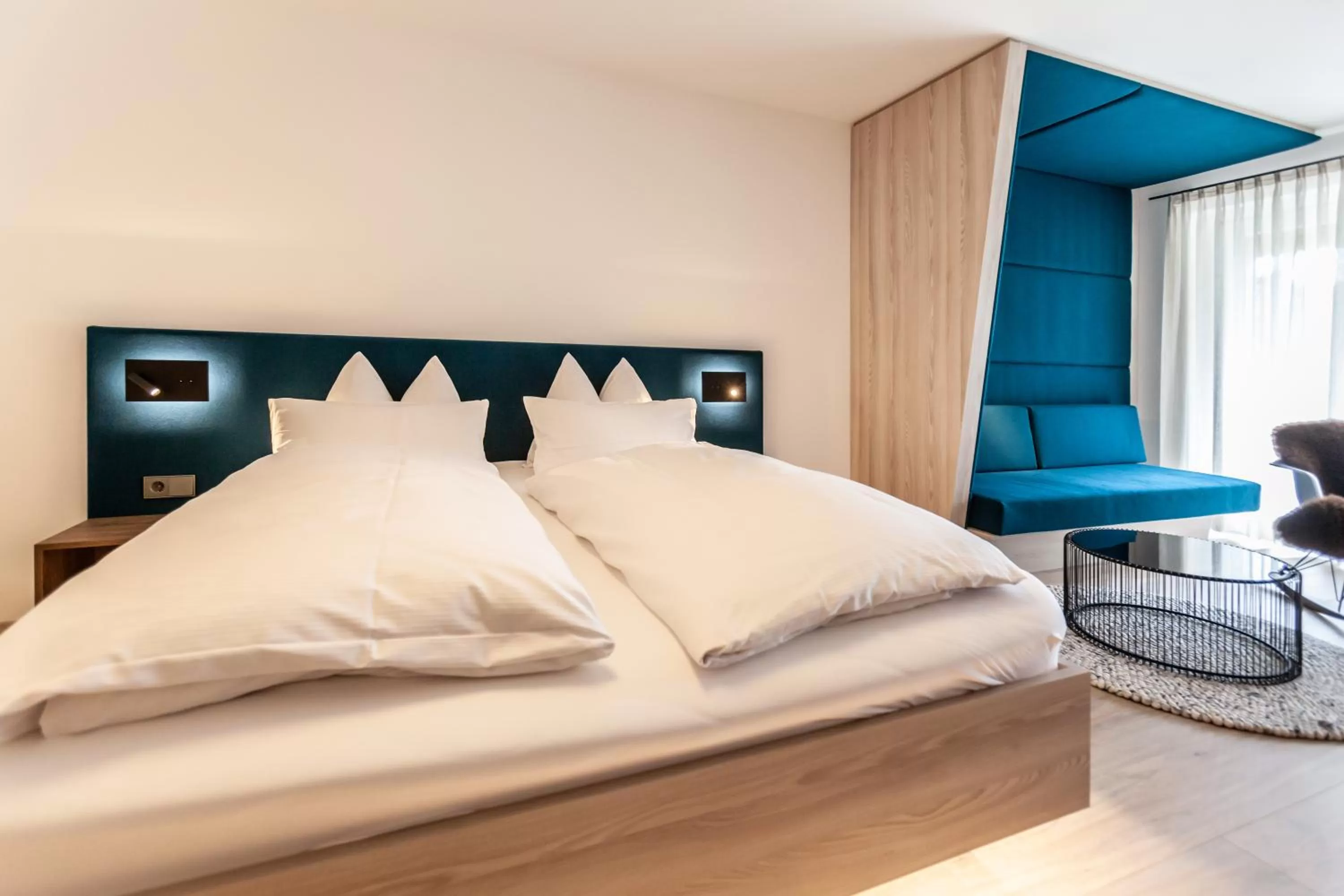 Bedroom, Bed in Bollenhuthotel Kirnbacher Hof