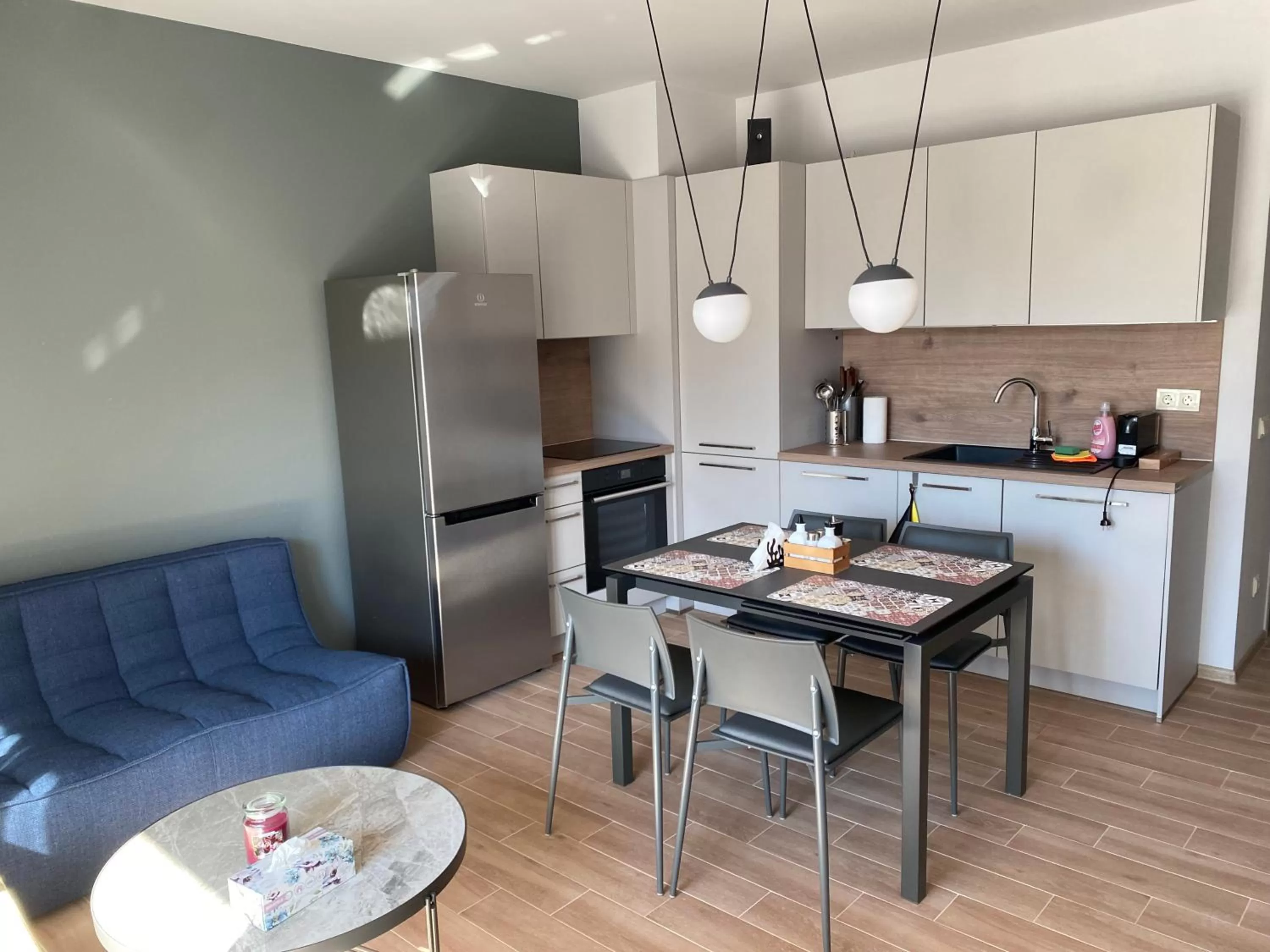 Coffee/tea facilities, Dining Area in 7th Sense boutique apartments