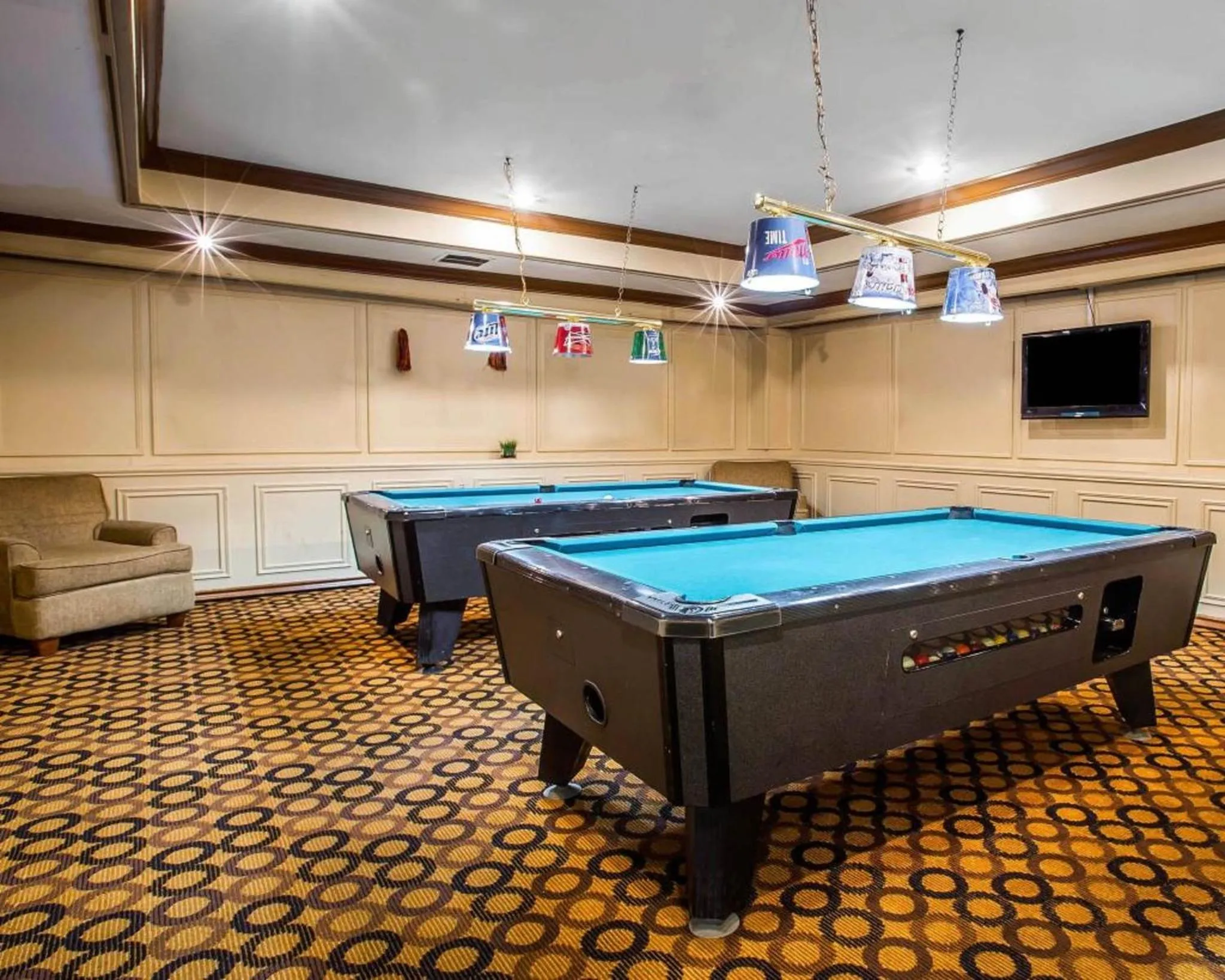 Billiard in Ramada by Wyndham Birmingham Airport