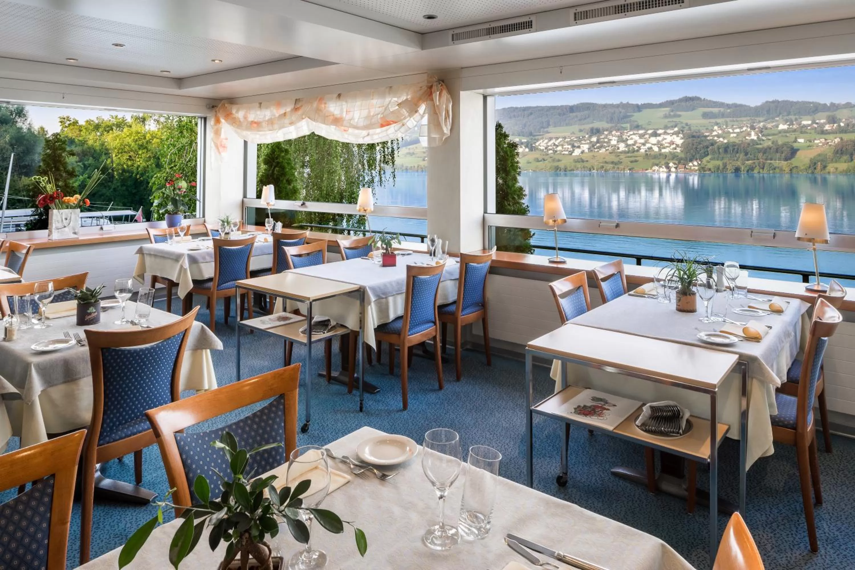 Restaurant/places to eat in Seehotel Delphin