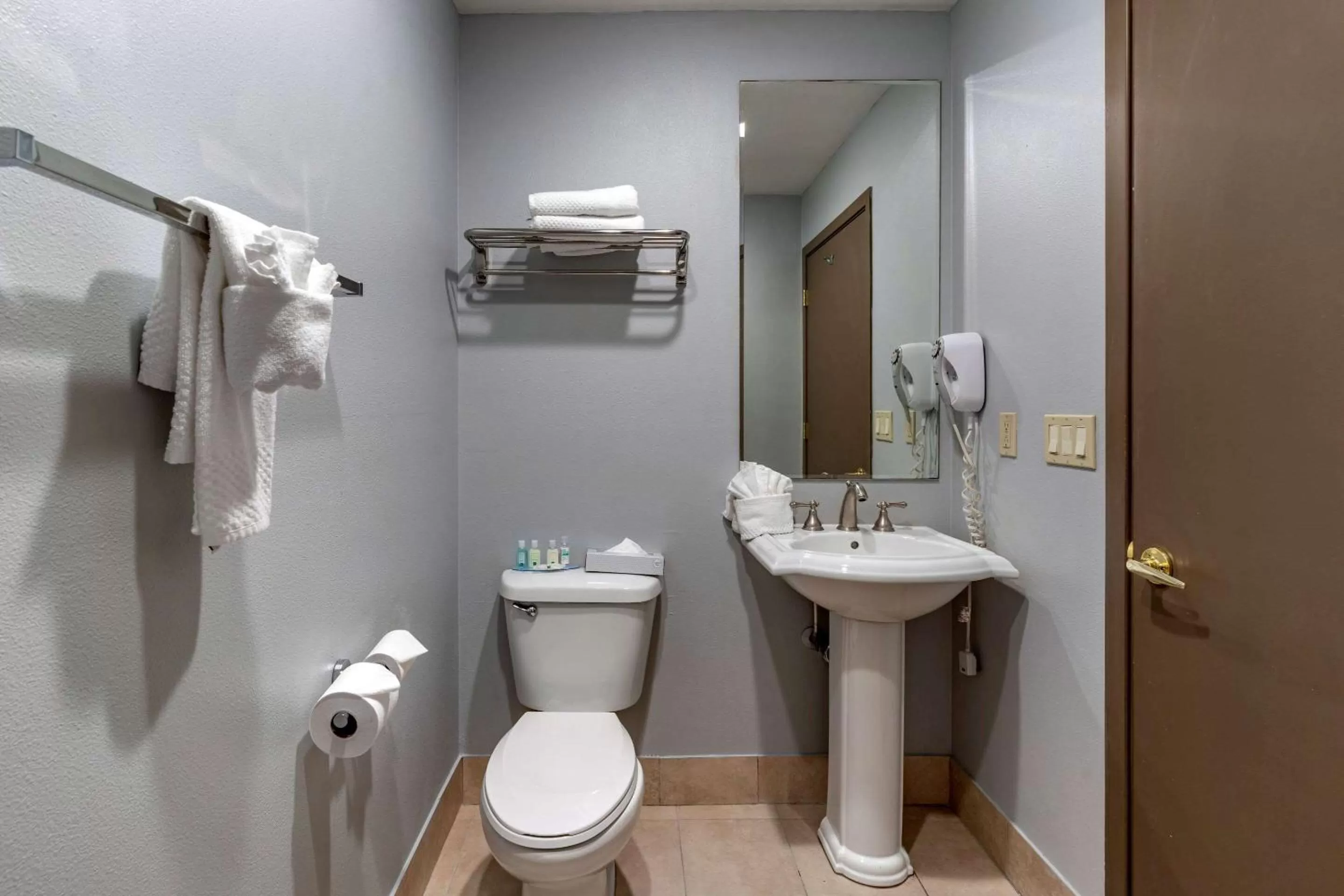 Bedroom in Quality Inn