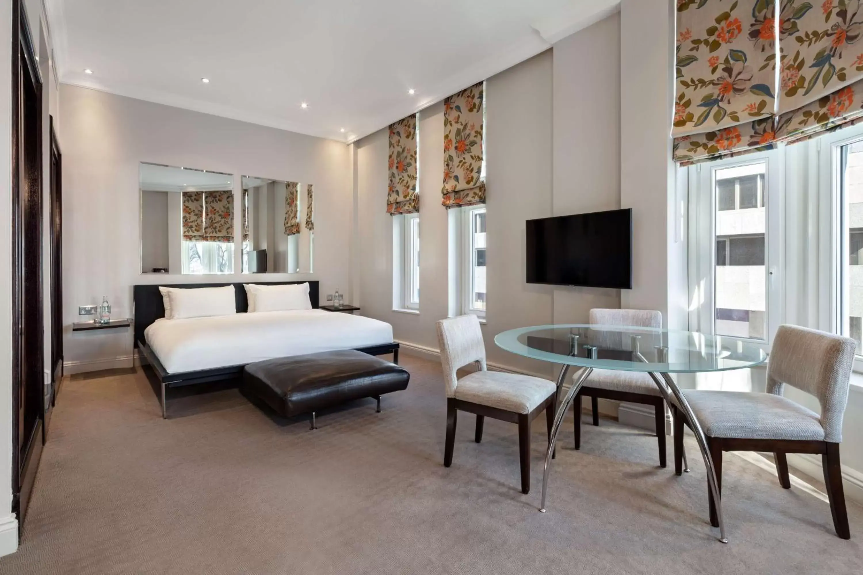 Junior Suite in Radisson Blu Edwardian Grafton Hotel, London Junior Suite in Radisson Blu Edwardian Grafton Hotel, London