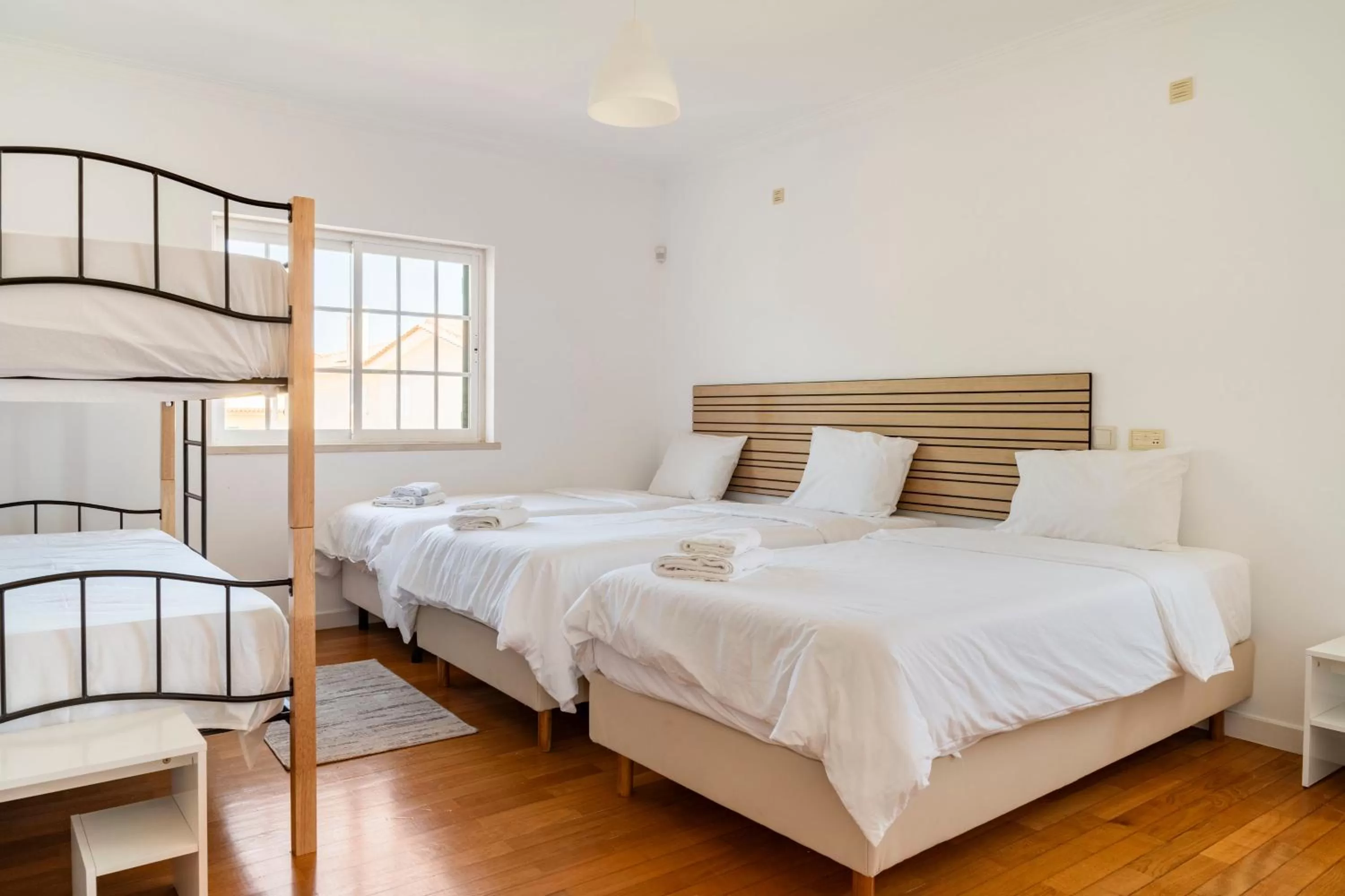 Bed in Villa Privée Cascais