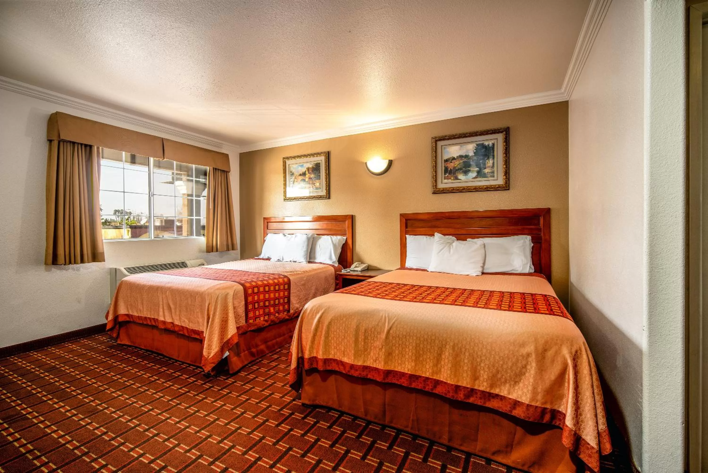 Regency Inn & Suites Downey
